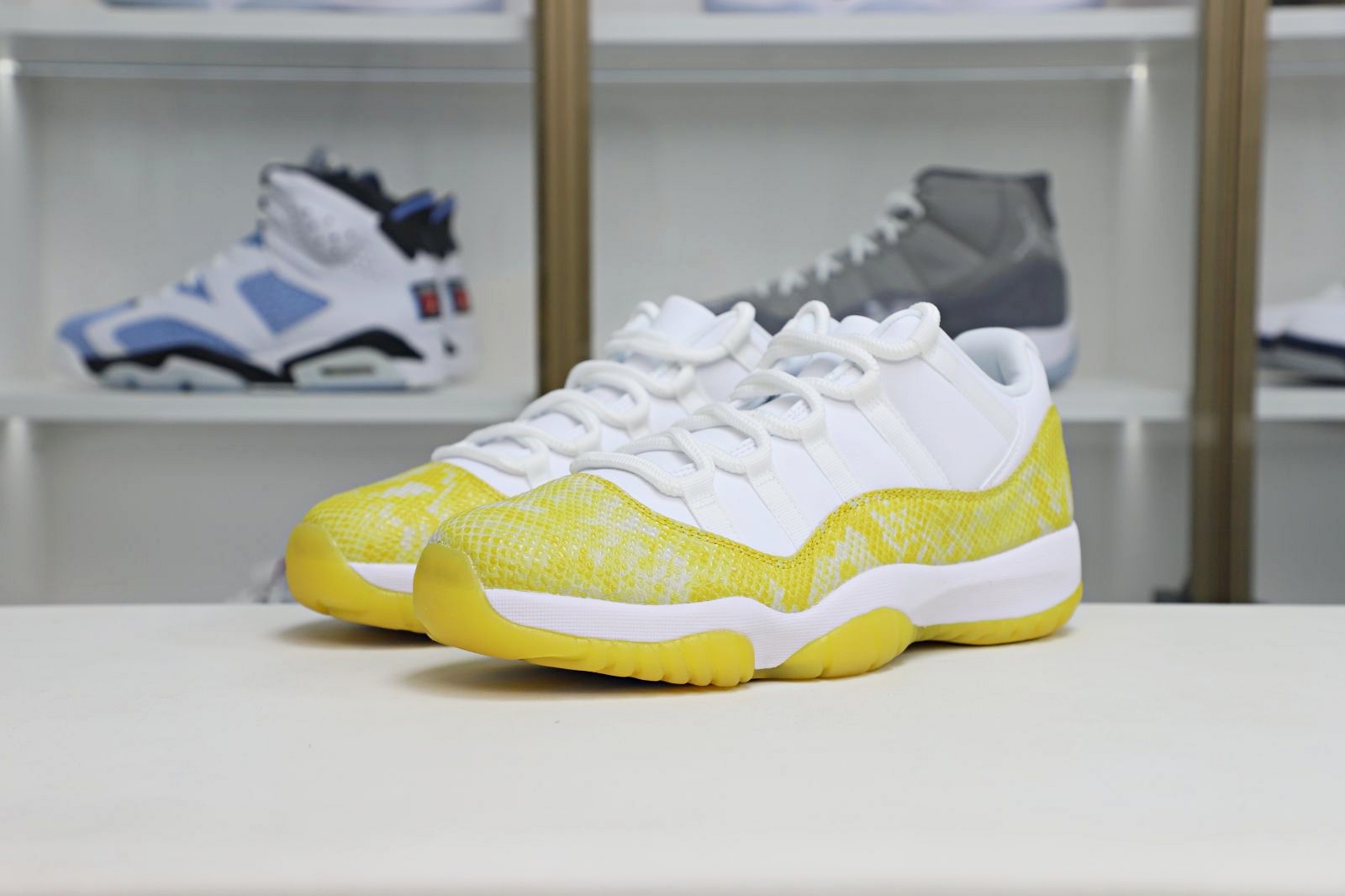 Air Jordan 11 Retro Low"Yellow Snakeskin"