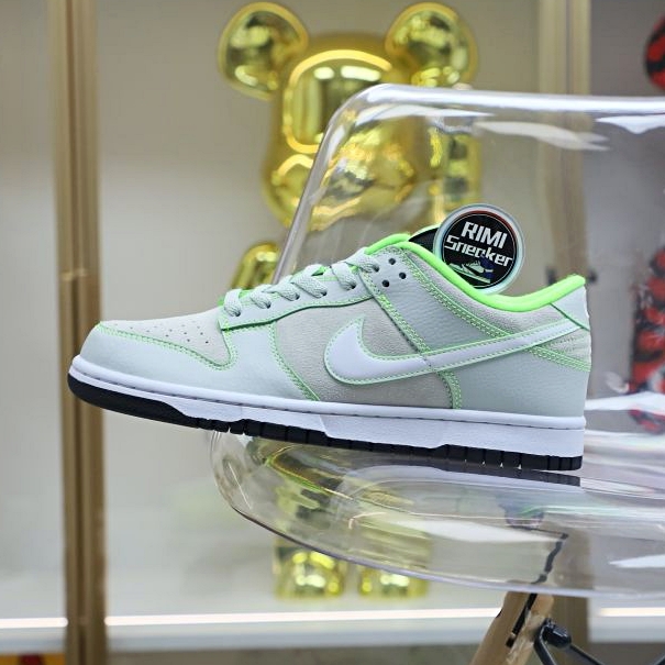 Nike Dunk Low University of Oregon PE