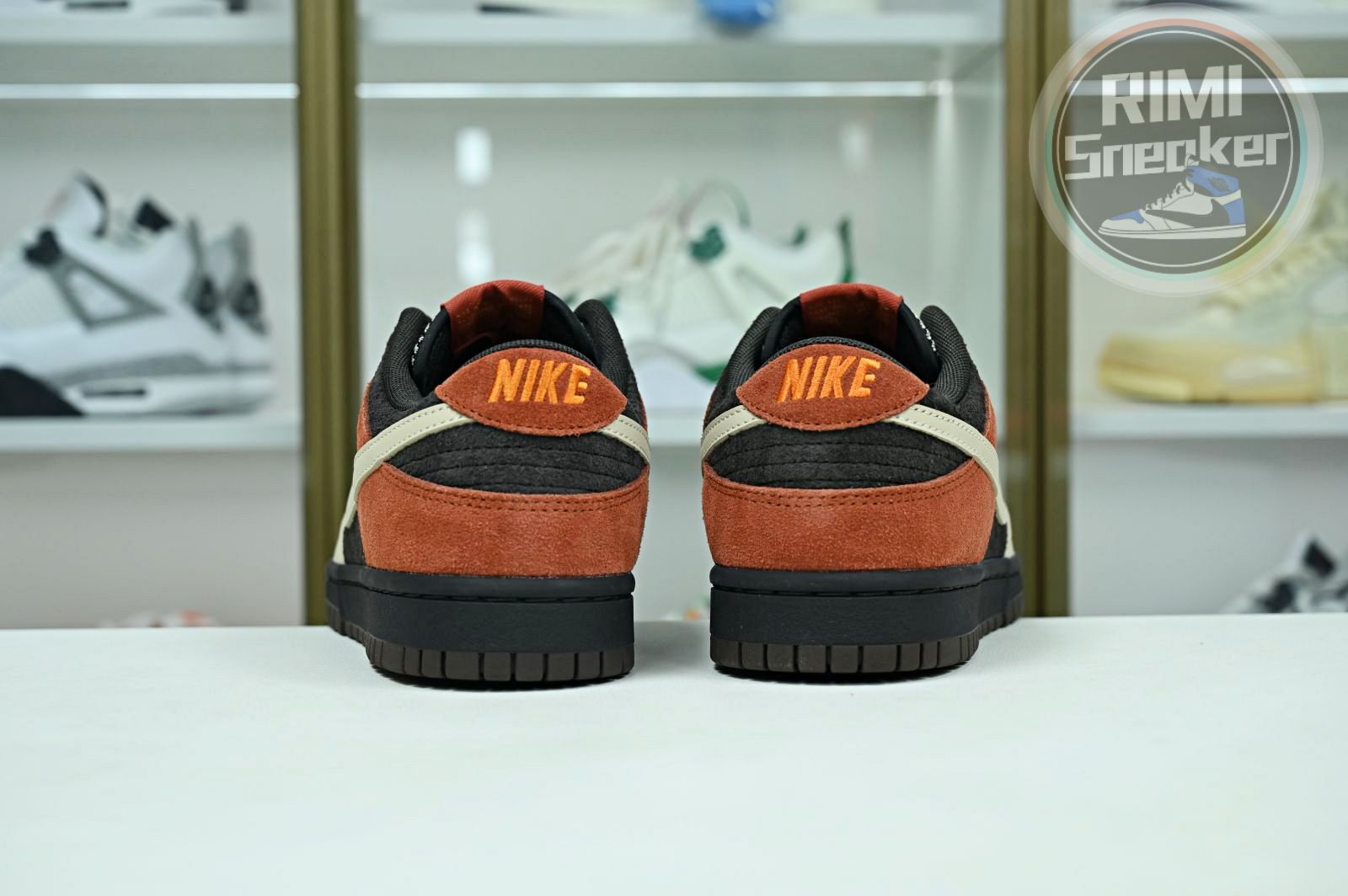 Nike Dunk Low "Red Panda"