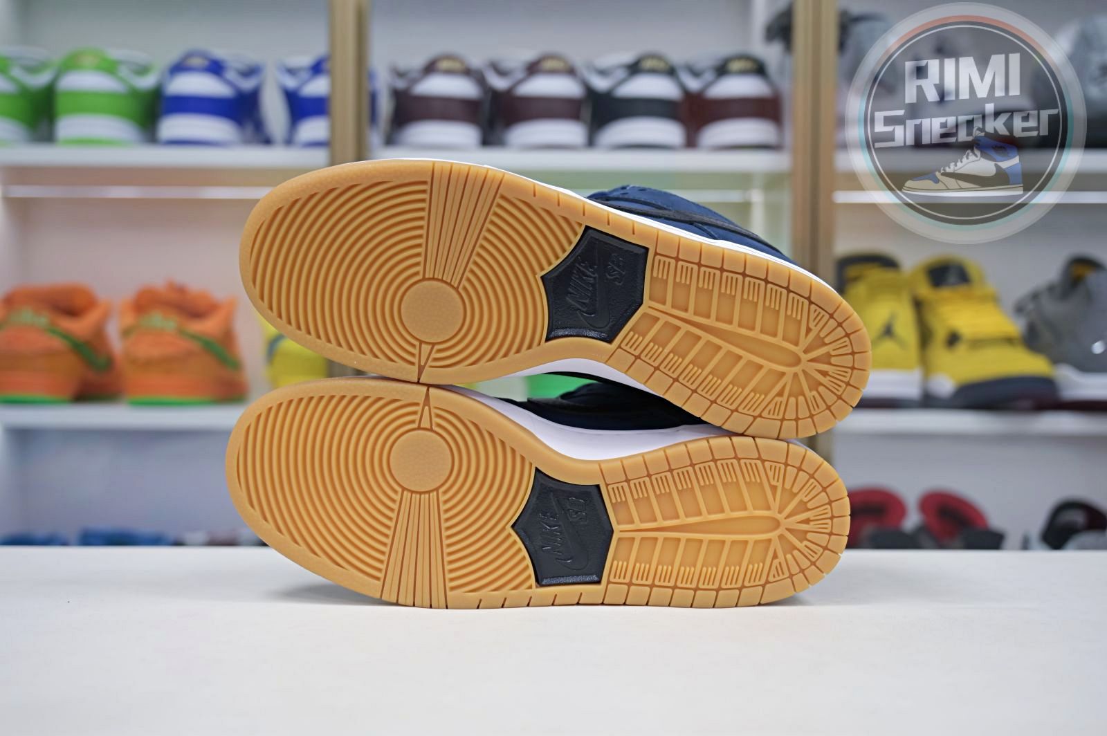 Nike Dunk SB Low Pro Iso "Navy Gum"