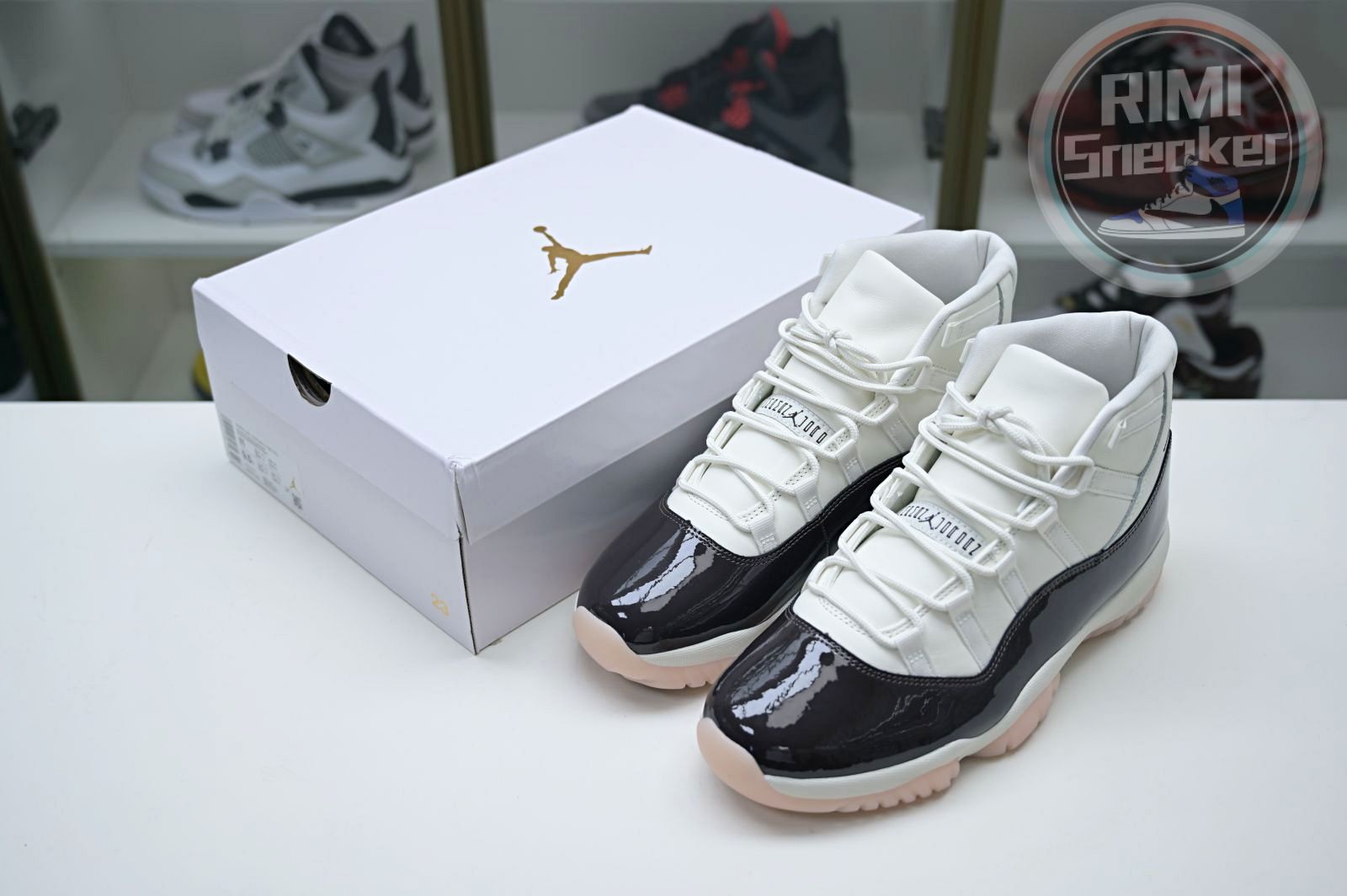 Air Jordan 11 "Neapolitan"