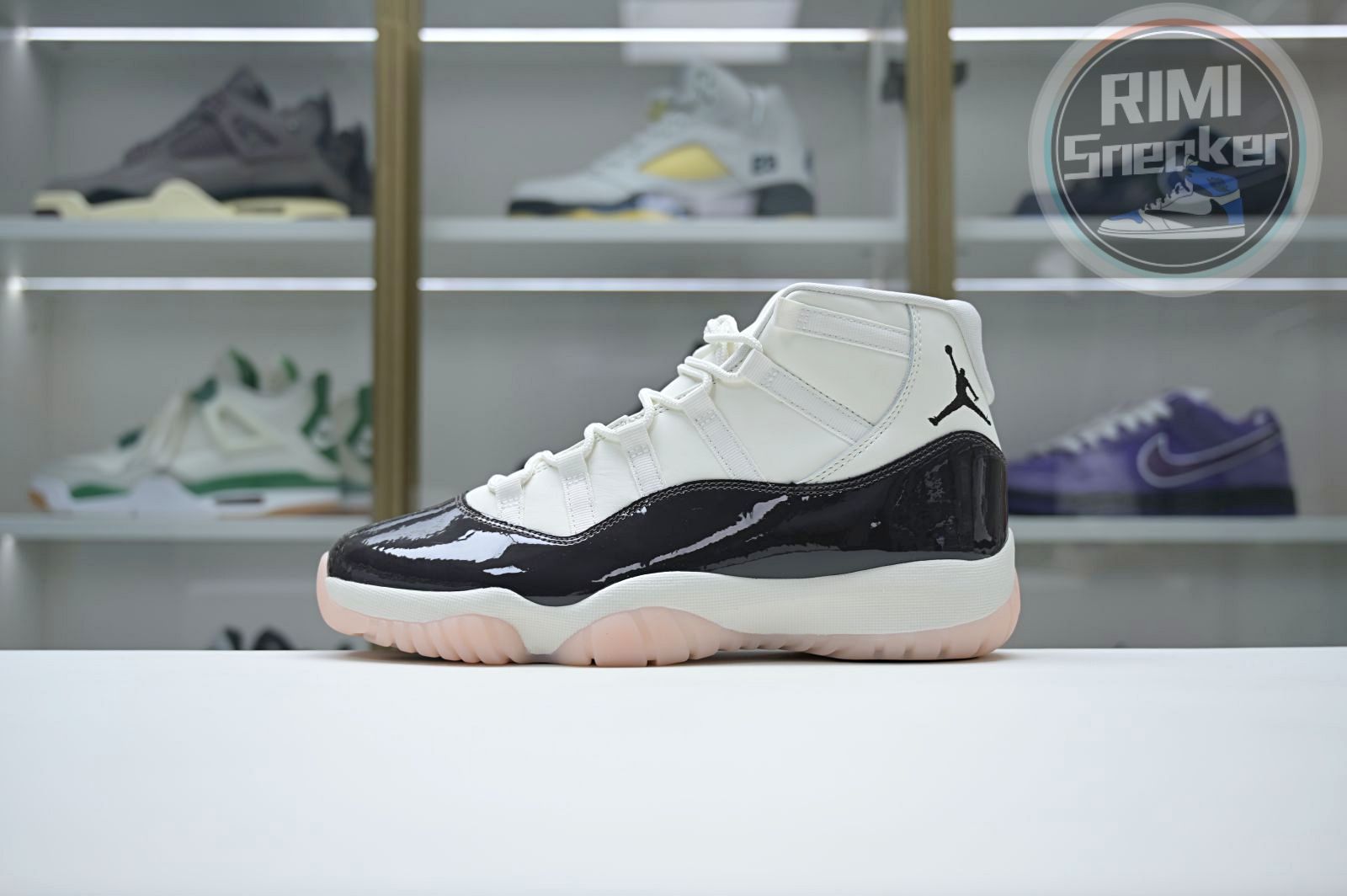 Air Jordan 11 "Neapolitan"