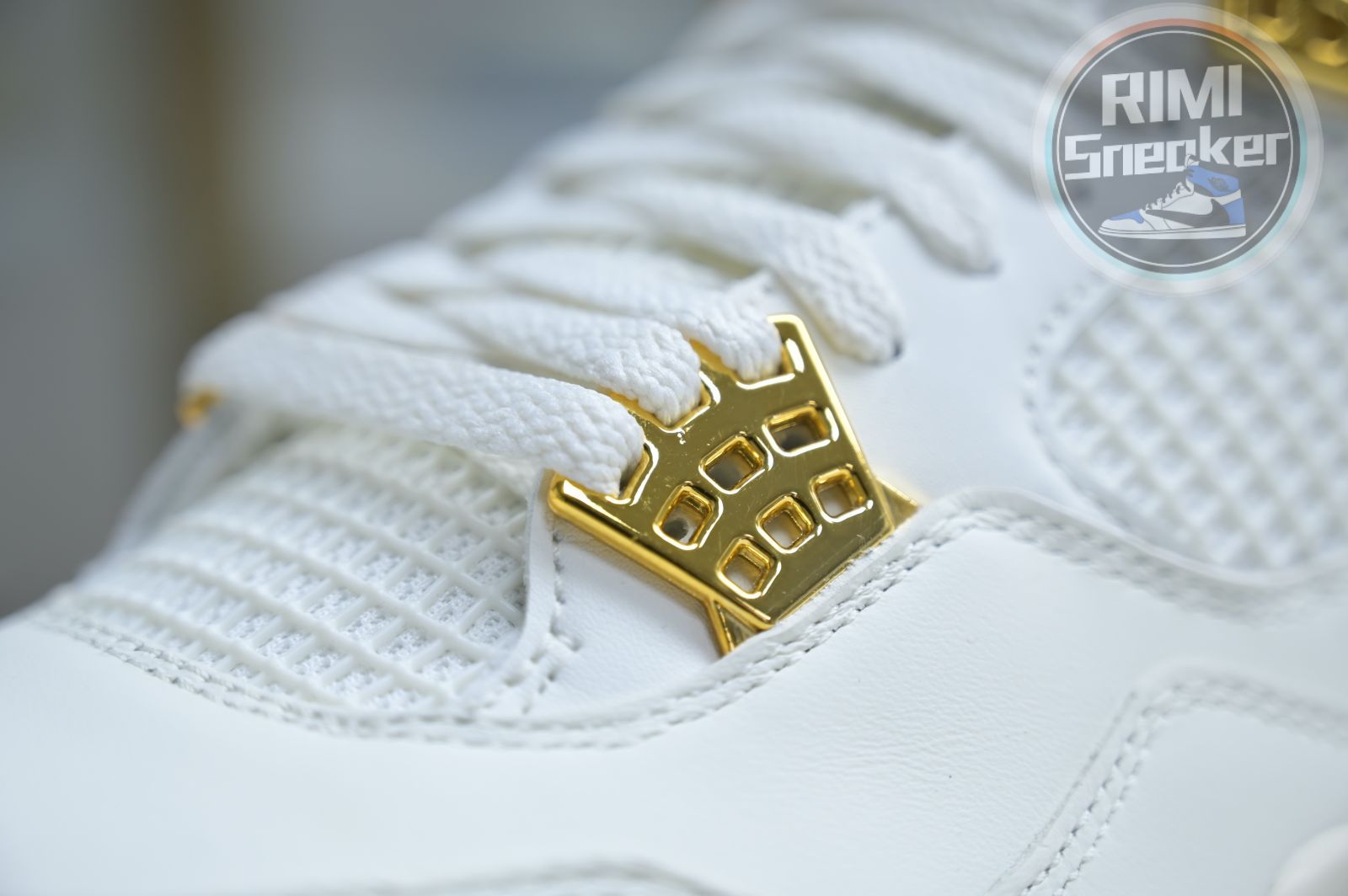 Jordan 4 Retro Metallic Gold (W)