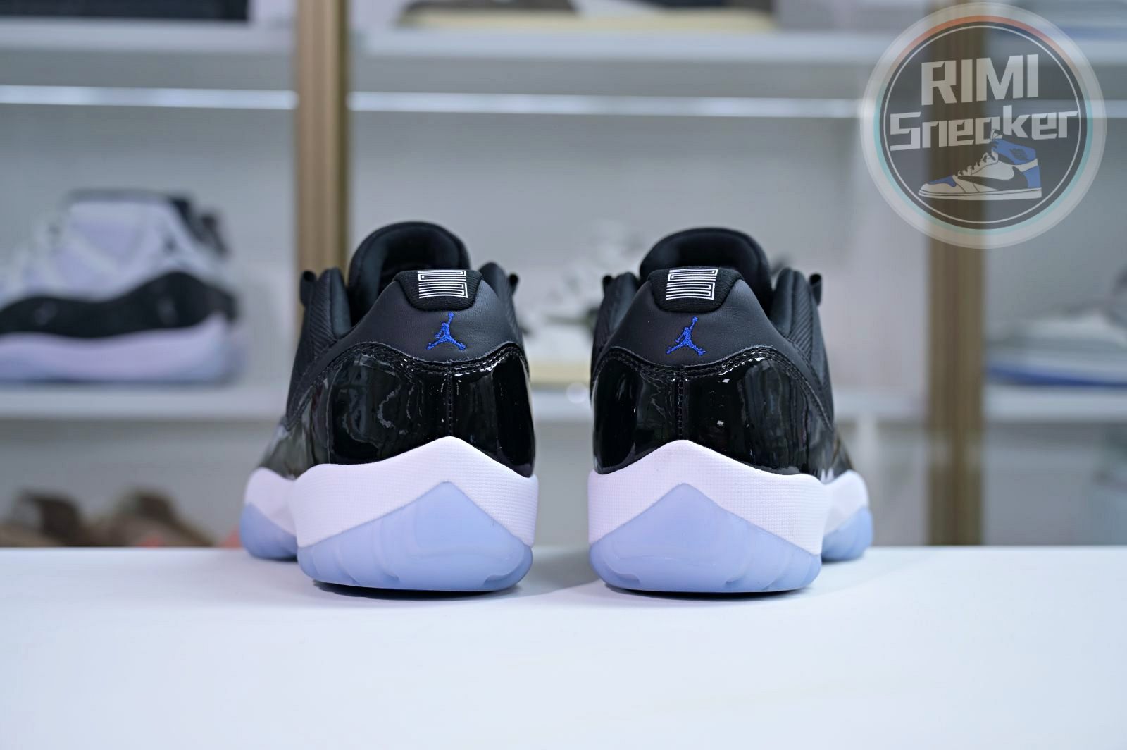 Air Jordan 11 Low "Space Jam"