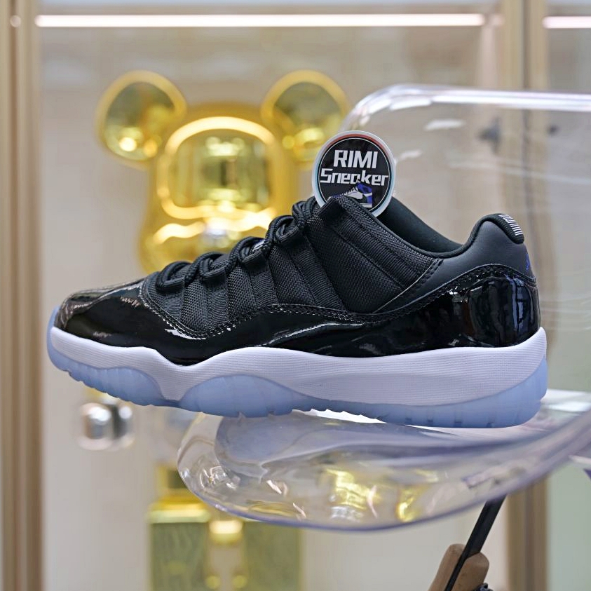 Air Jordan 11 Low 