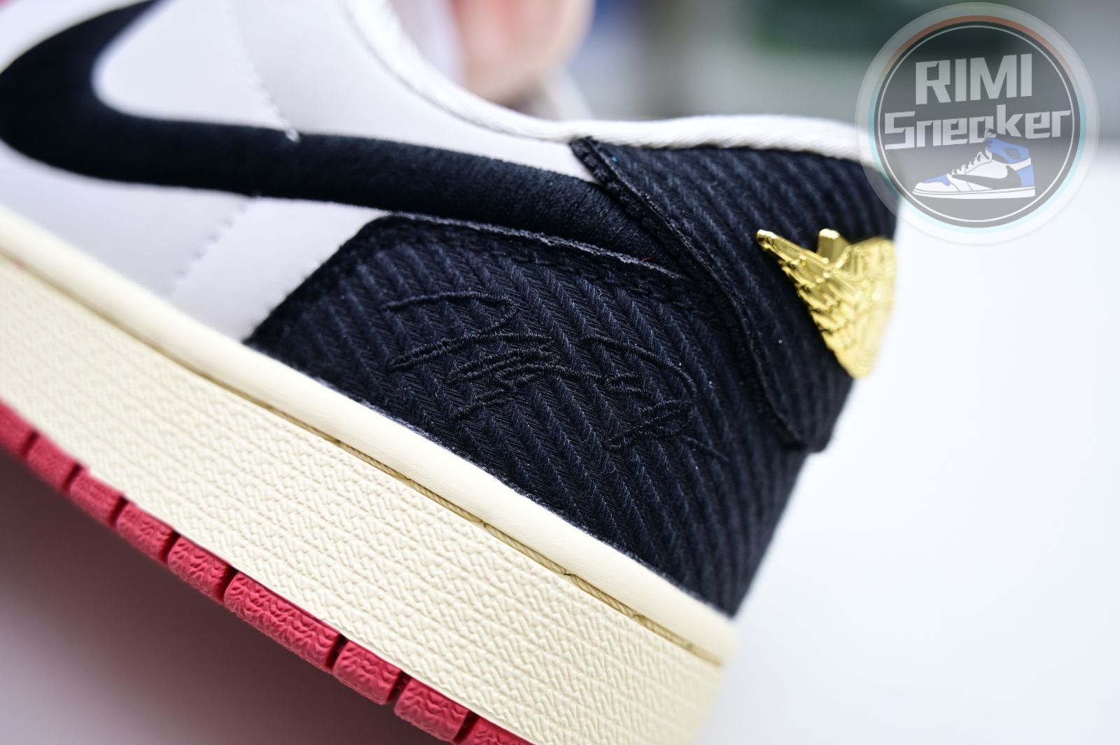 Trophy Room x Jordan Air Jordan 1 Low OG “Away”