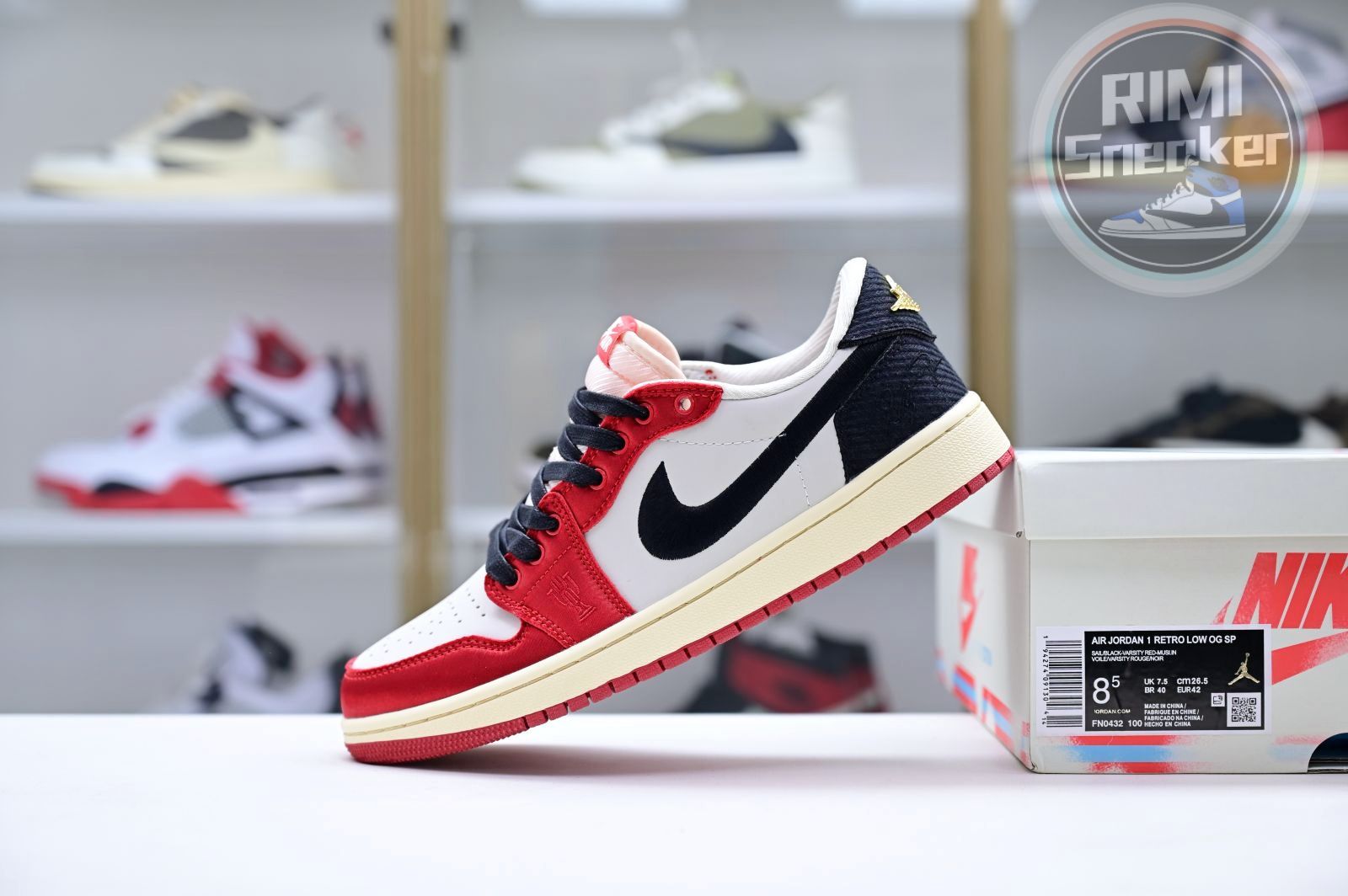 Trophy Room x Jordan Air Jordan 1 Low OG “Away”