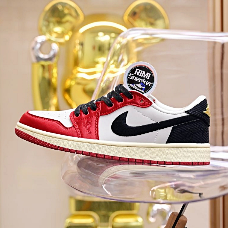 Trophy Room x Jordan Air Jordan 1 Low OG “Away”