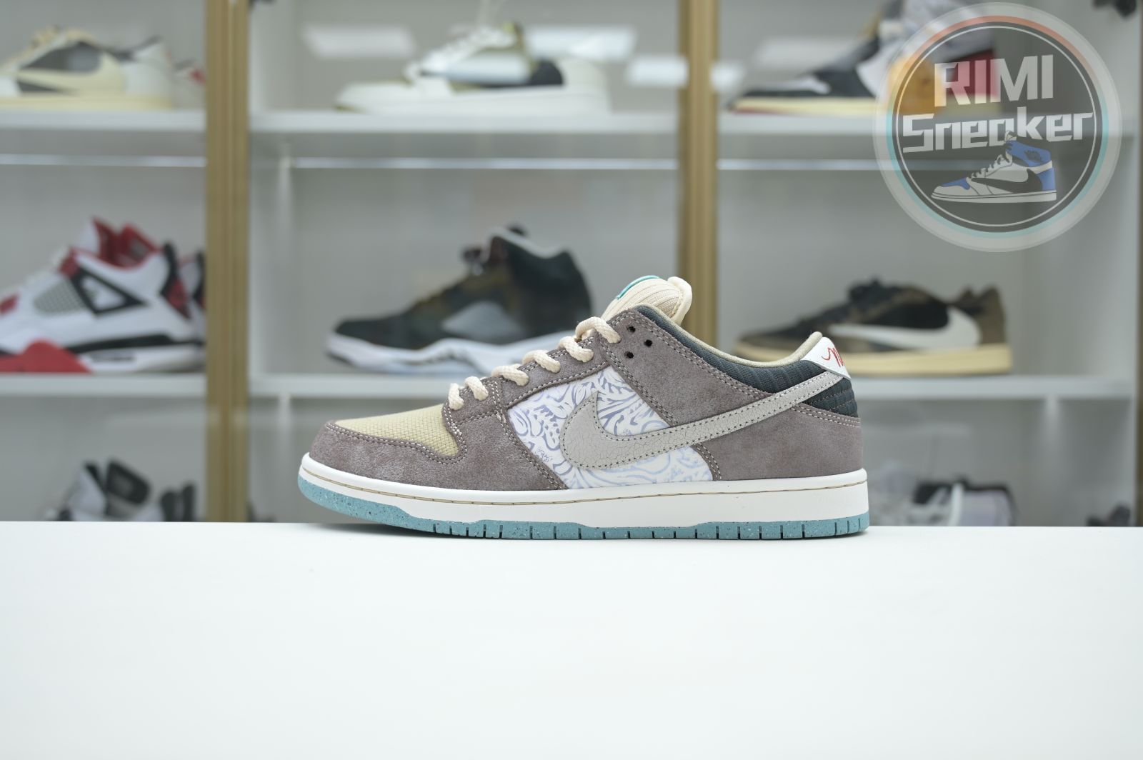 Nike SB Dunk Low"Big Money Savings"