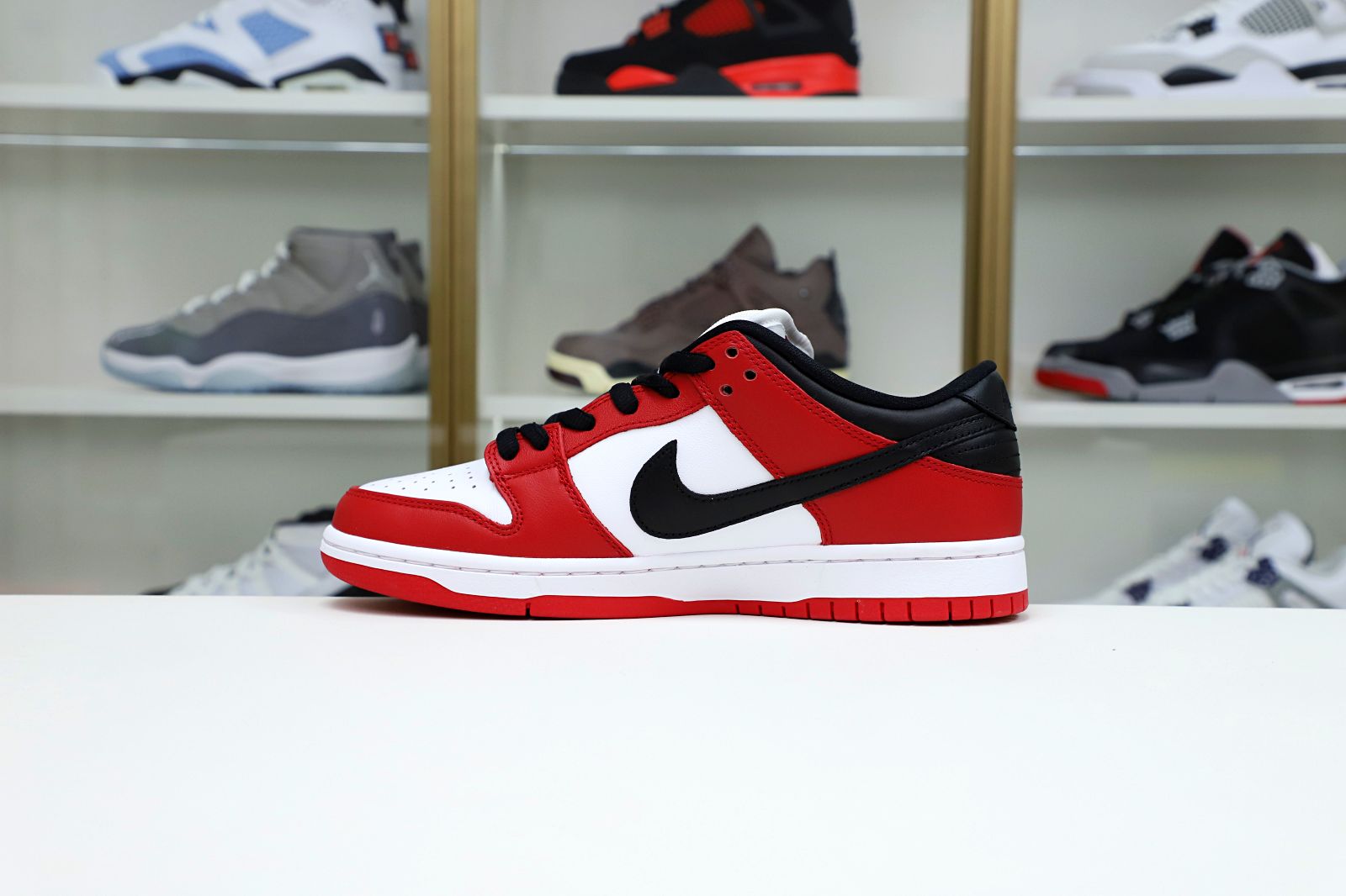 NIKE SB DUNK LOW “CHICAGO”