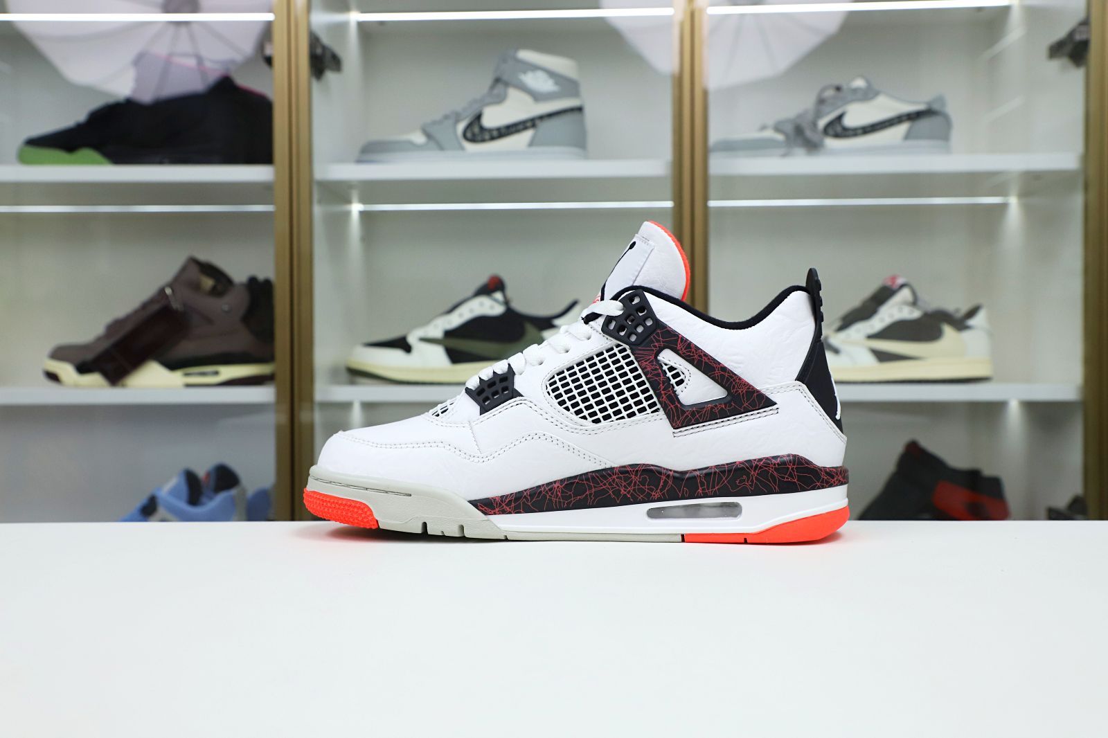 Jordan Air Jordan 4 "Hot Lava"