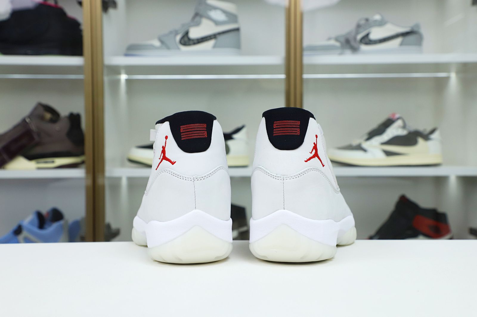 AIR JORDAN 11 XI RETRO PLATINUM TINT