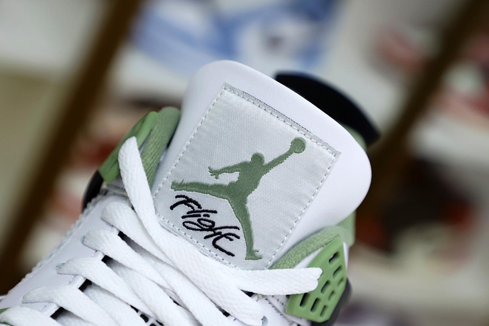 AIR JORDAN 4 "SEAFOAM"