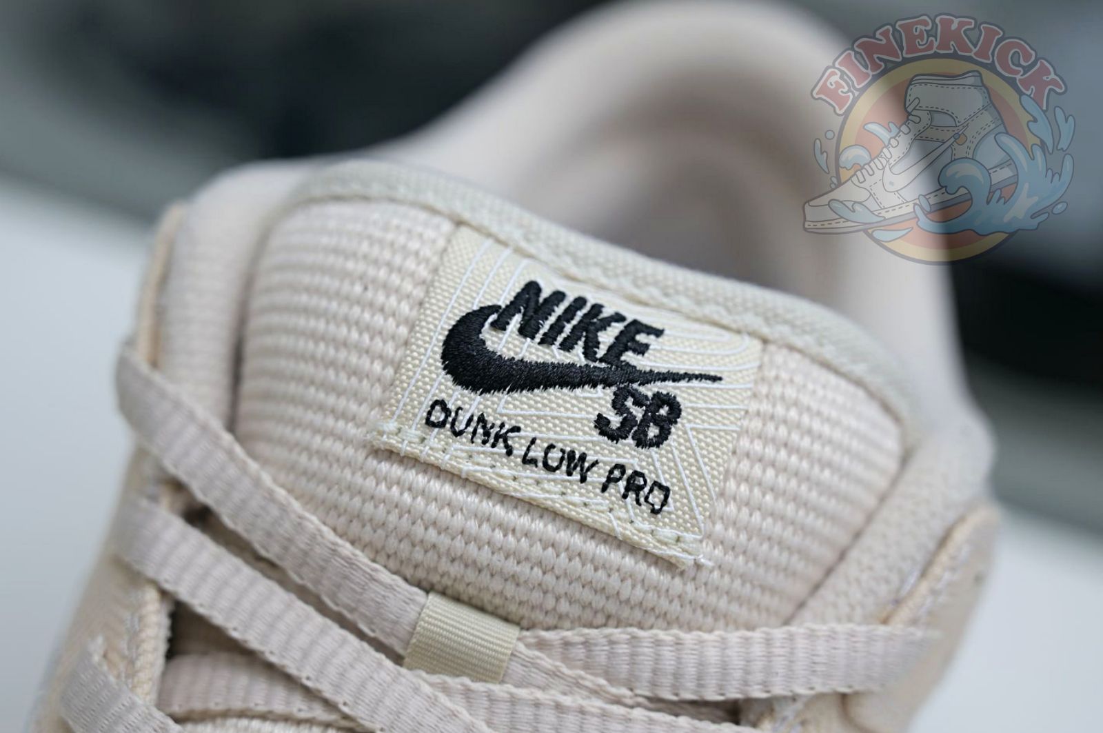 Albino & Preto x Nike Dunk SB Low Pro "Pearl White"