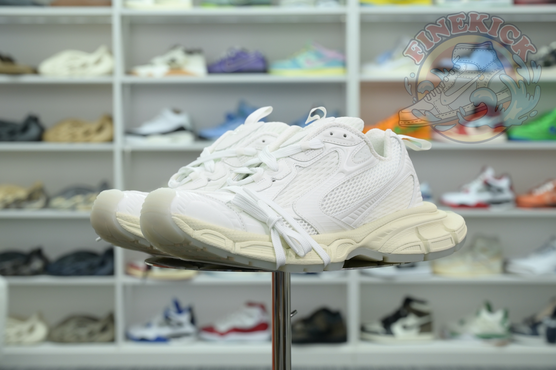 Balenciaga is available in all sizes. You cannot place an order on the