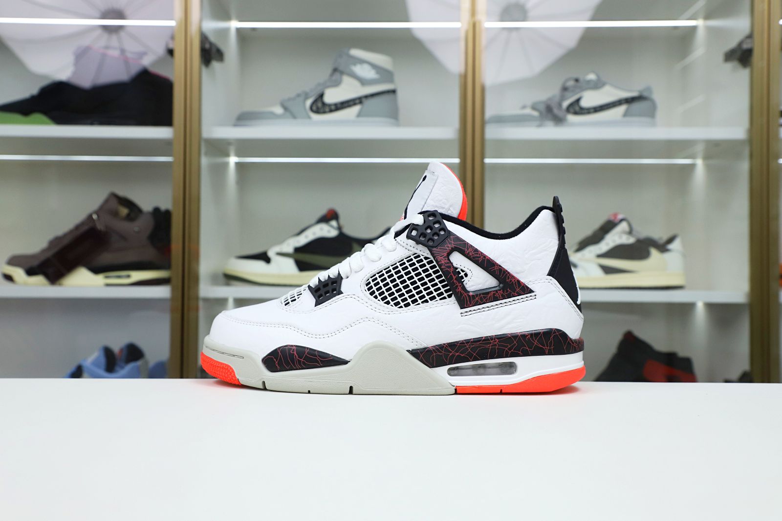 Jordan Air Jordan 4 "Hot Lava"