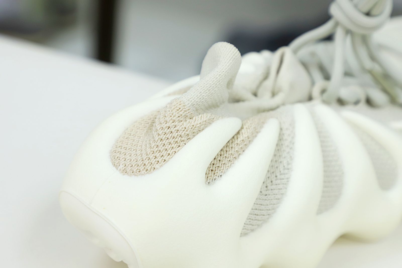 YEEZY 450 CLOUD WHITE H68038