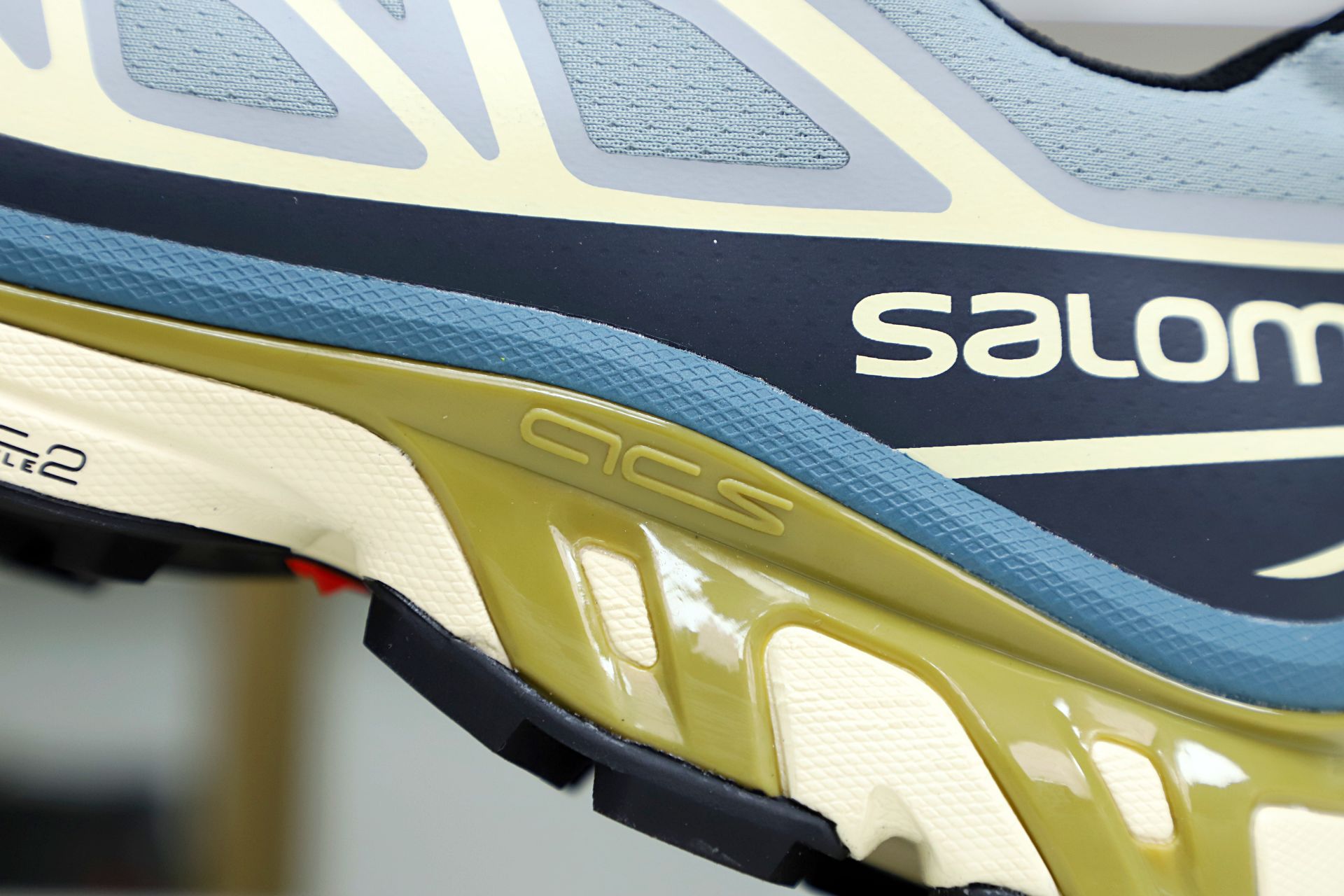 SALOMON/ XT-6