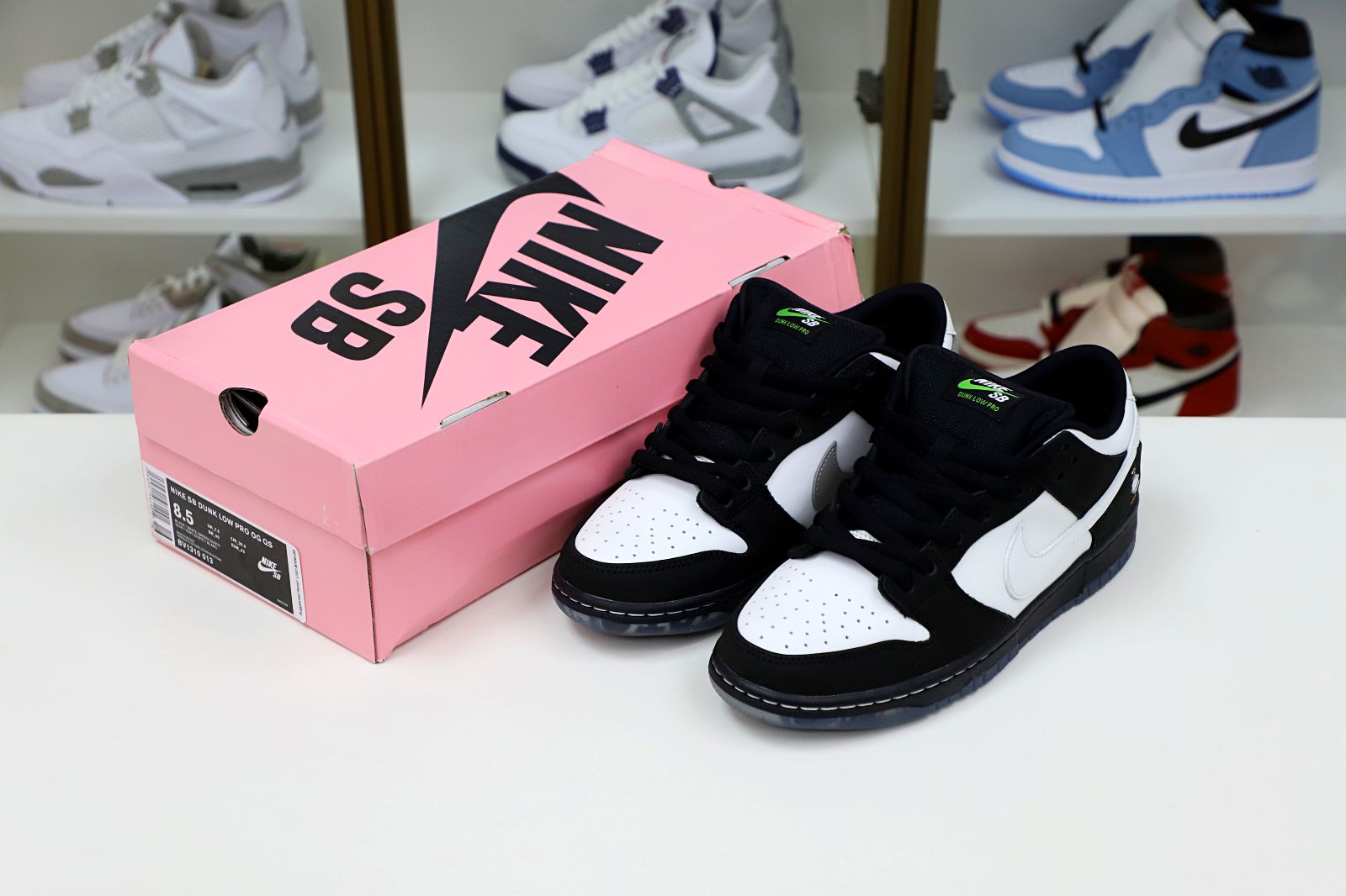 NIKE SB DUNK LOW STAPLE PANDA PIGEON (REGULAR BOX)