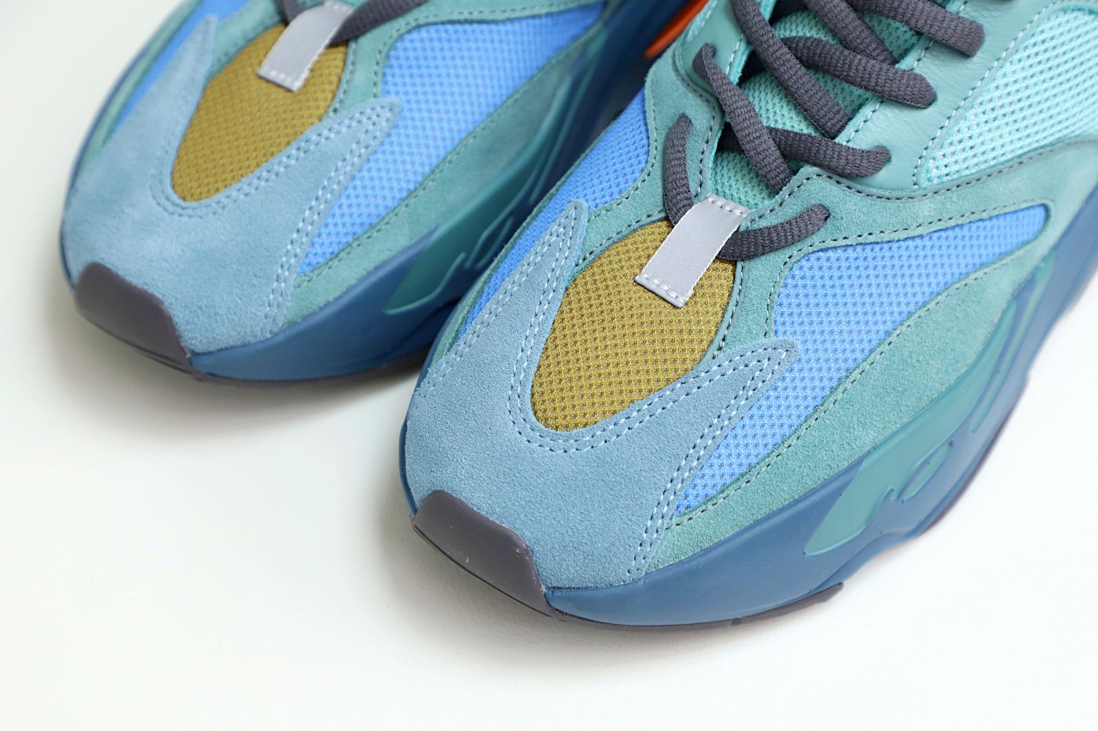 Yeezy boost 700 "Faded