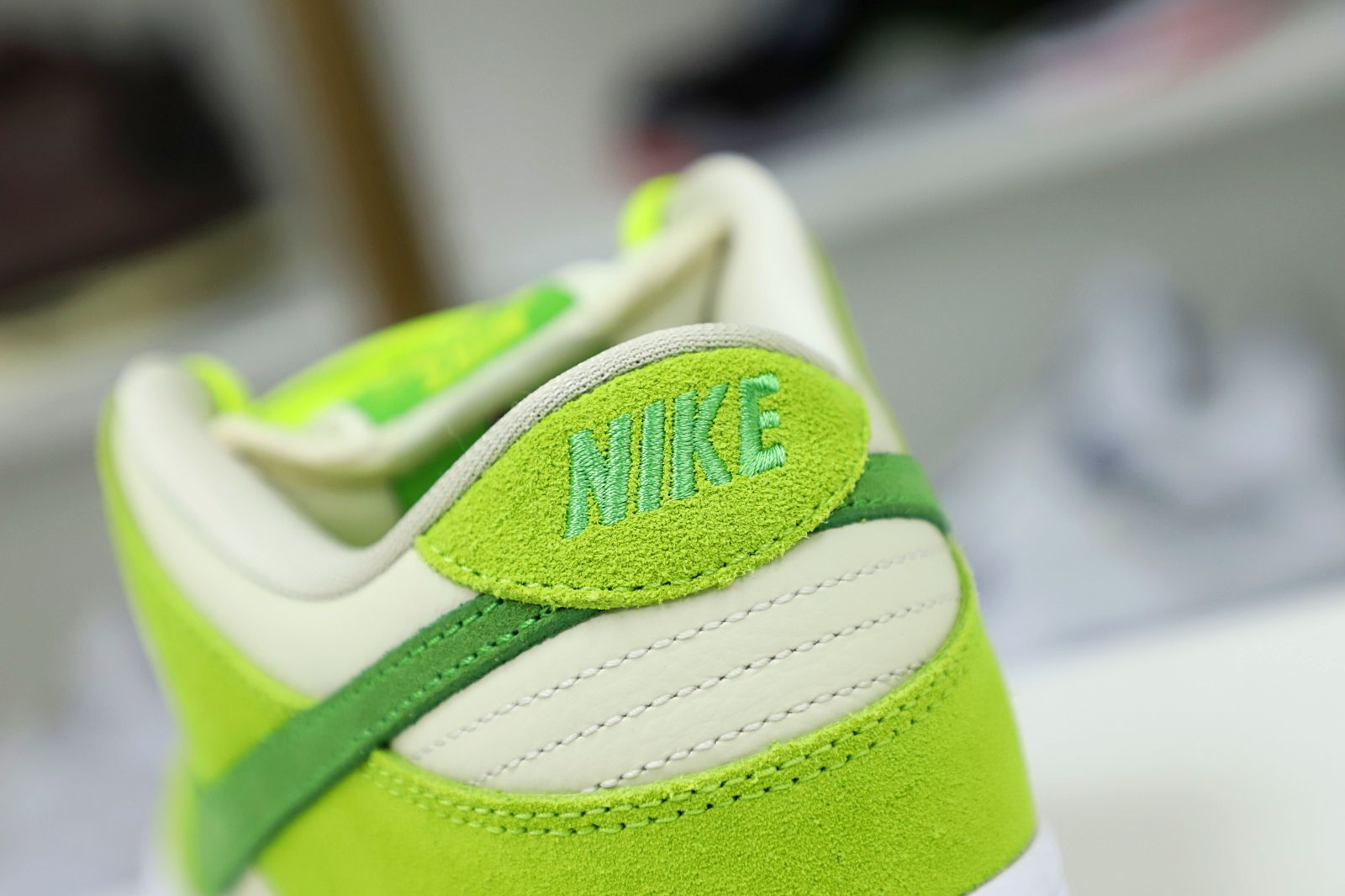 NIKE SB DUNK LOW GREEN APPLE 2022