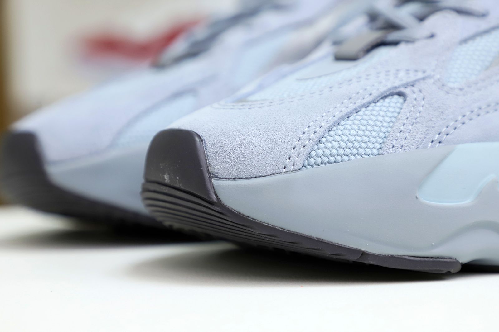 Yeezy boost 700 v2 hospita blue