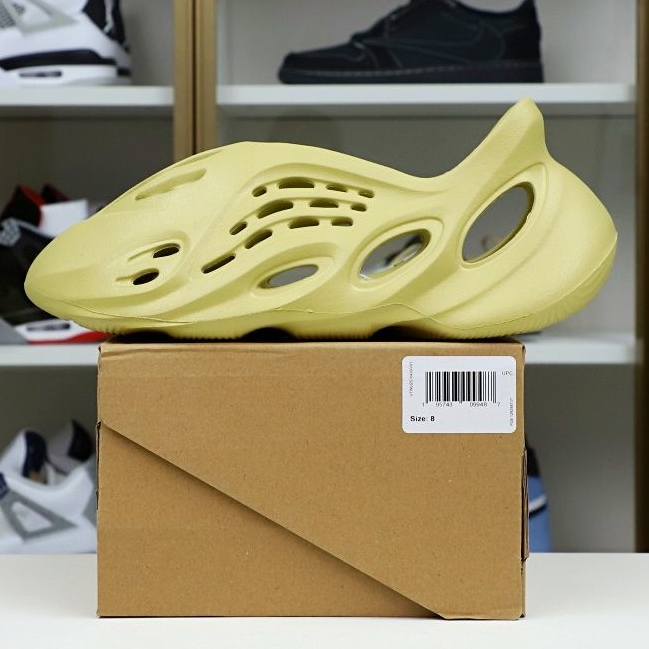 Yeezy Foam Runner &quotSulfur"