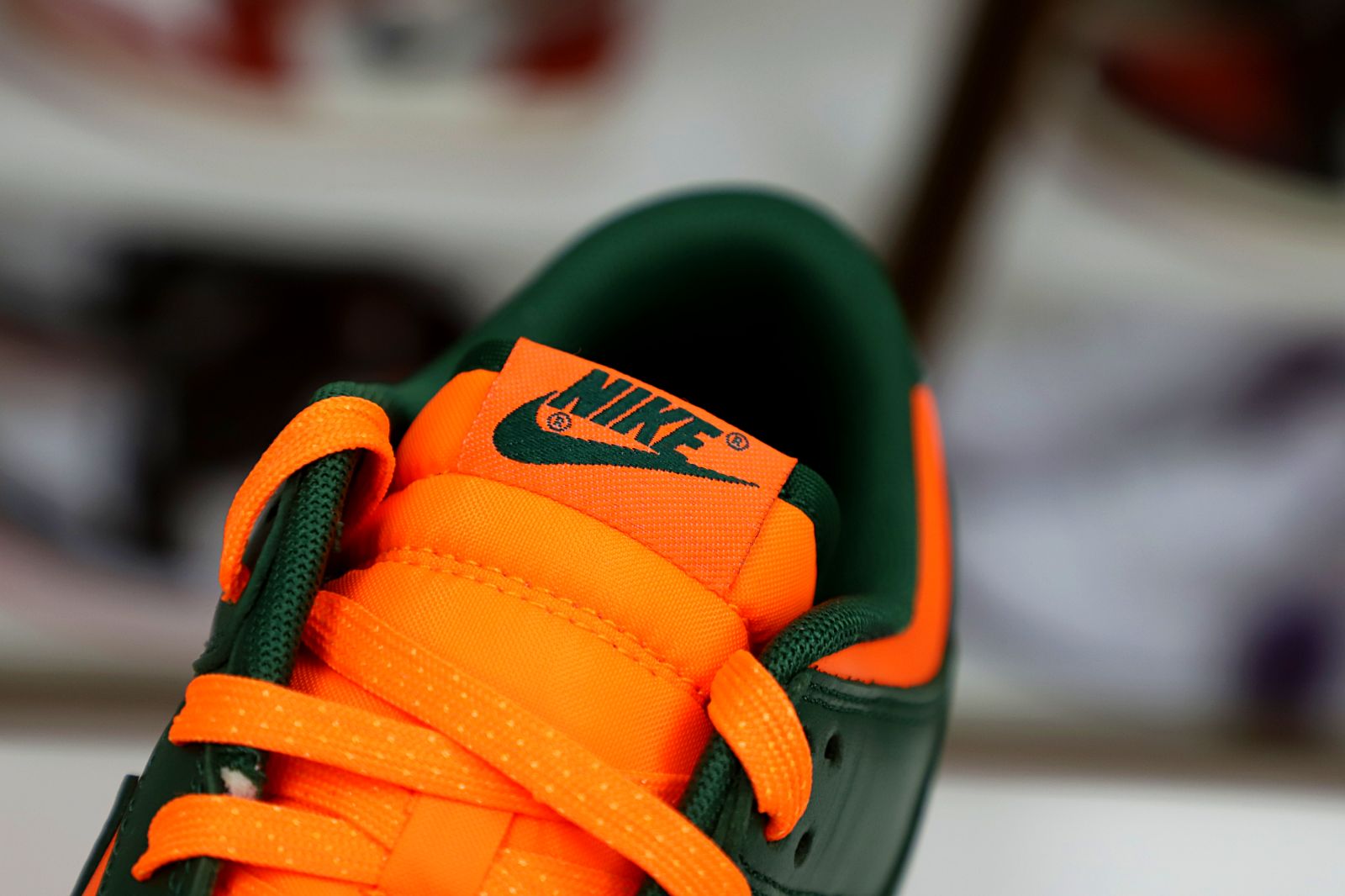 NIKE DUNK RETRO MINAMI HURRICANES