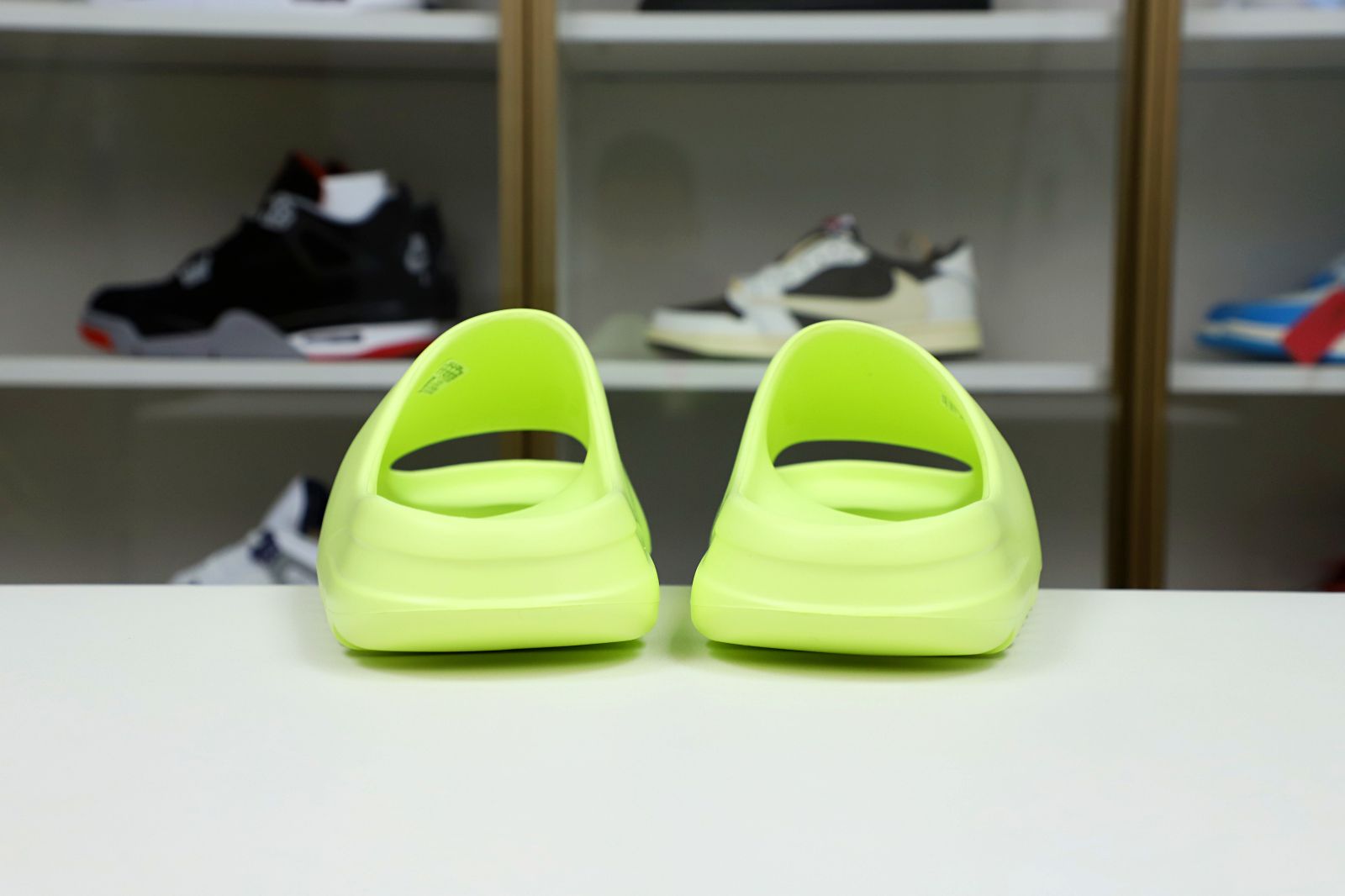 YEEZY SLIDES GX6138