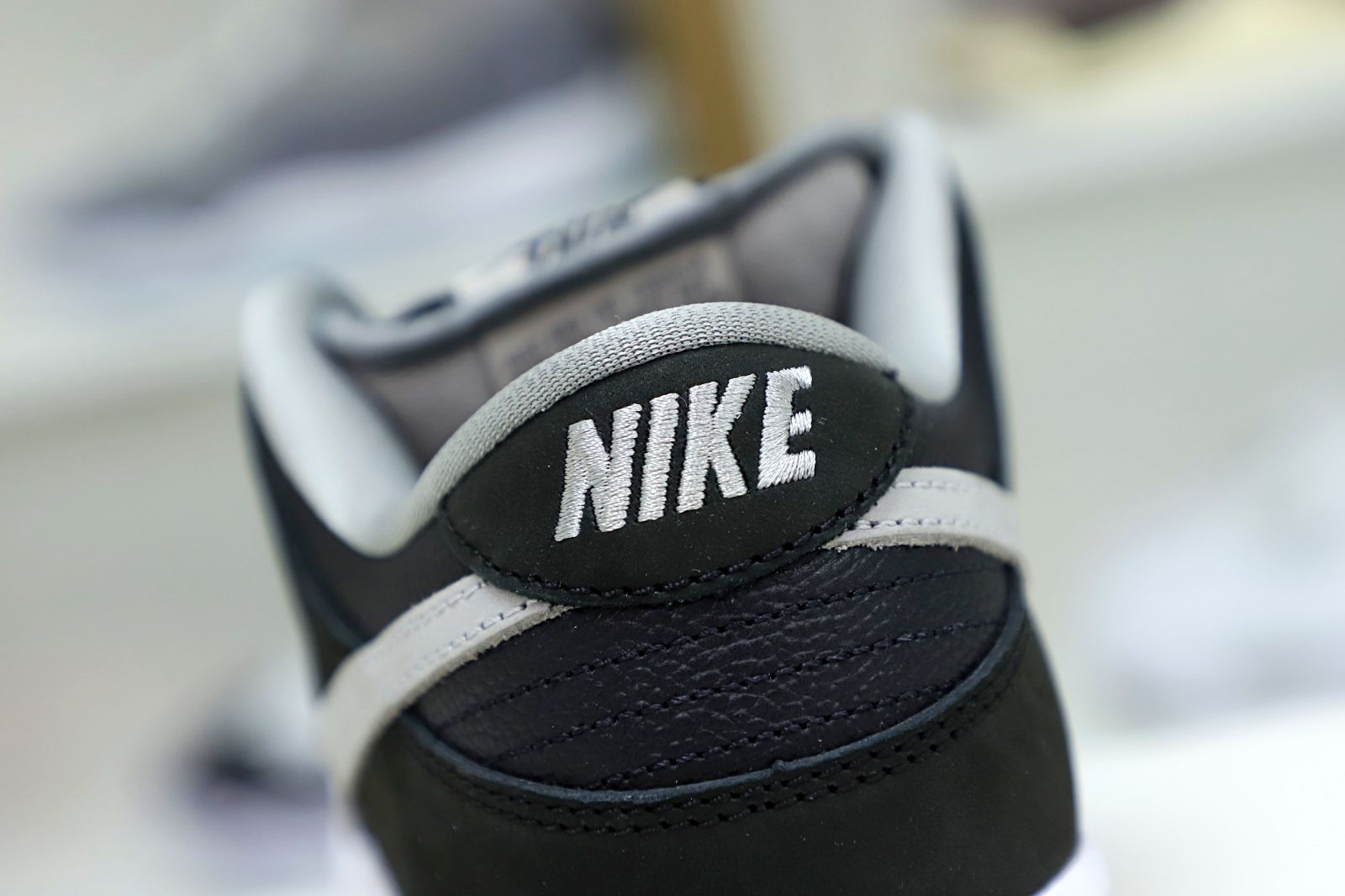 DUNK SB 「 SHADOW」