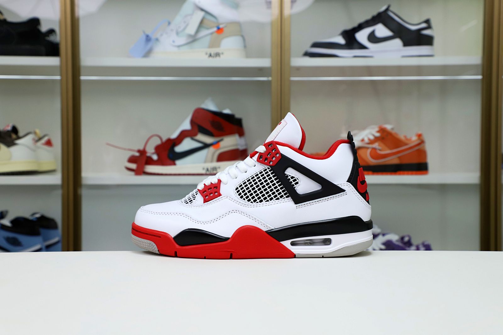 AIR JORDAN 4 RETRO 