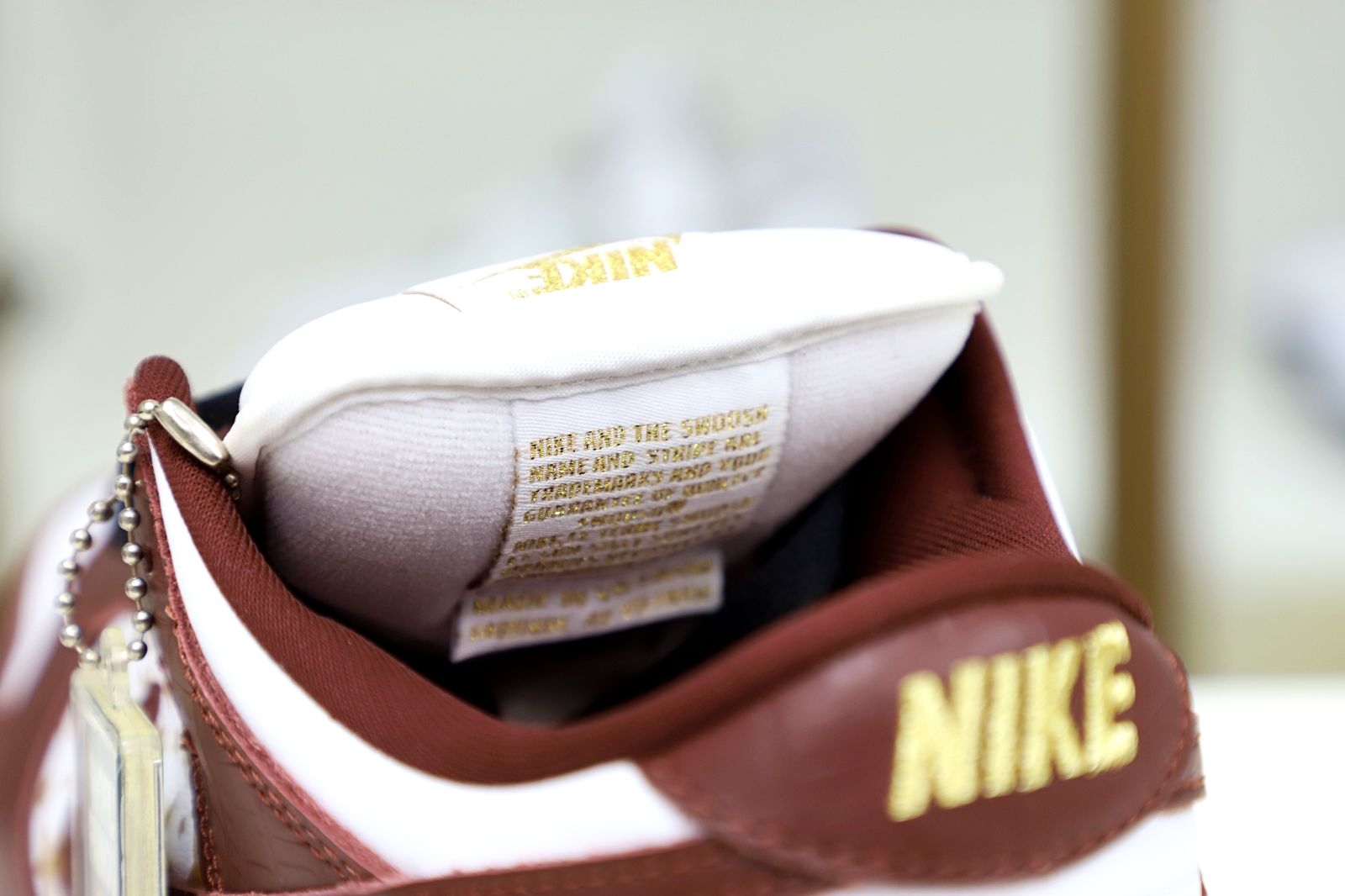 Supreme x Nike SB Dunk Low "Barkroot Brown"