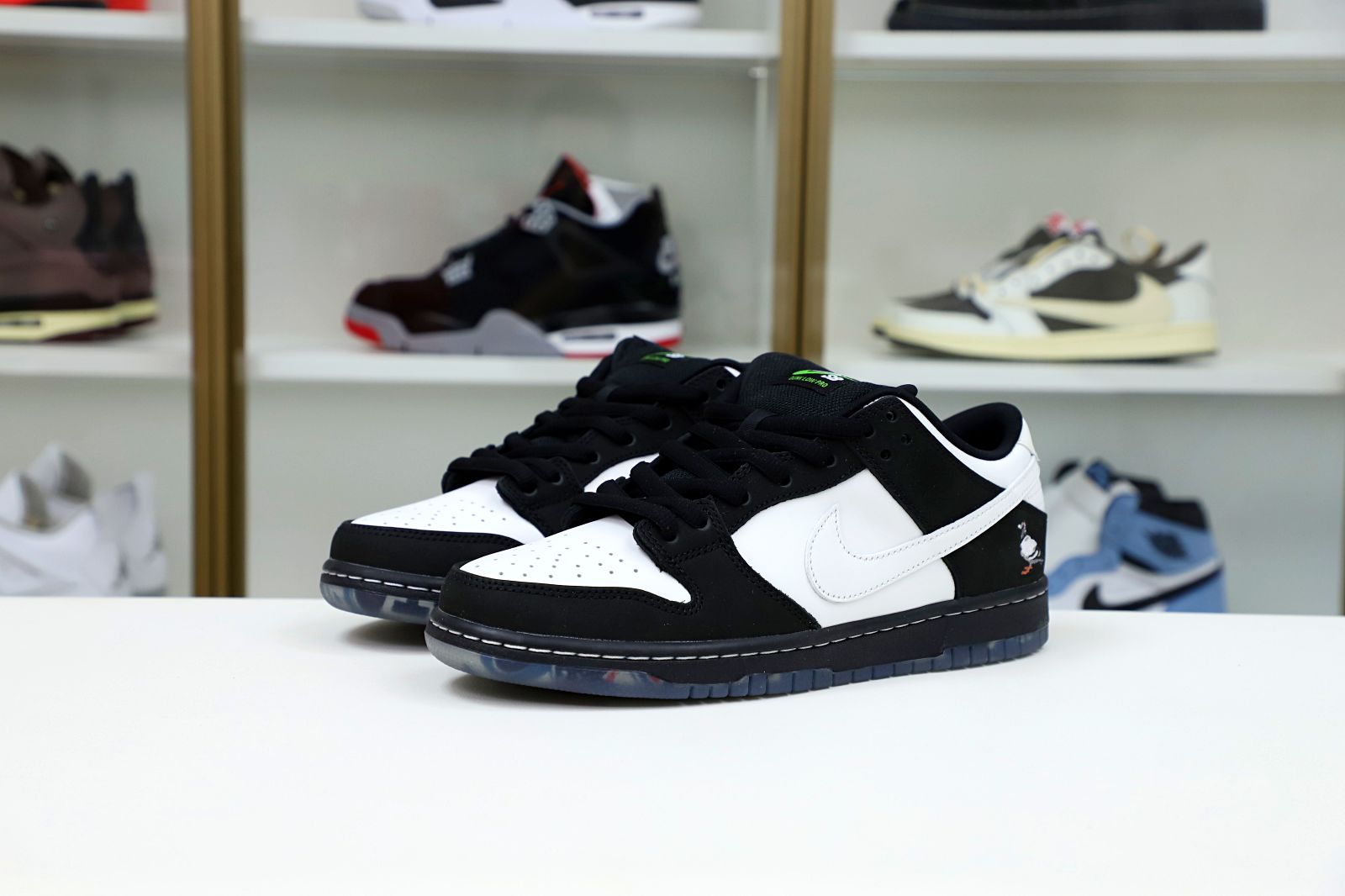 NIKE SB DUNK LOW STAPLE PANDA PIGEON (REGULAR BOX)