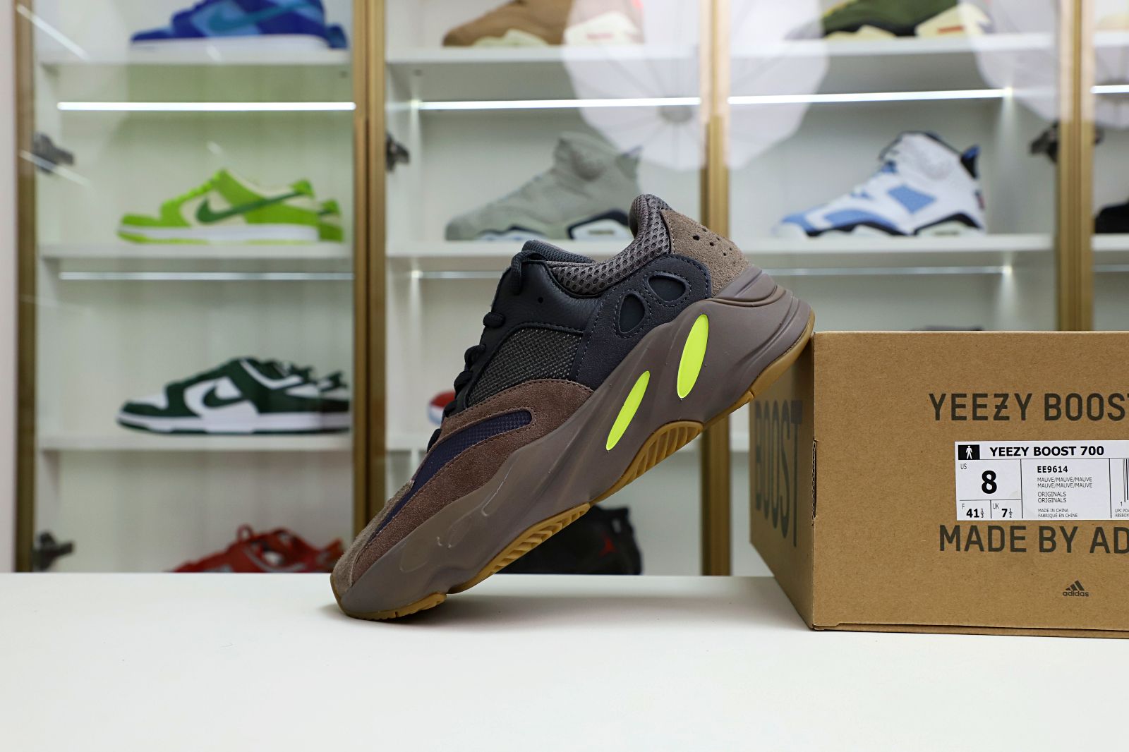 YEEZY BOOST 700 