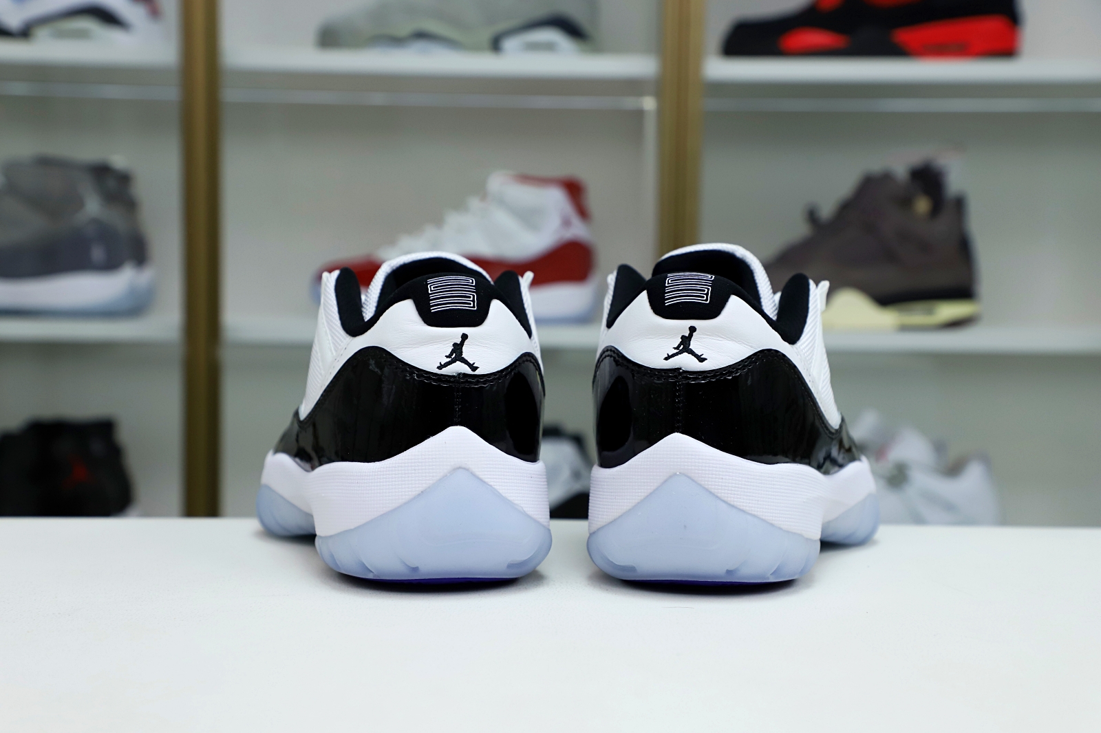 AIR JORDAN 11 RETRO LOW CONCORD