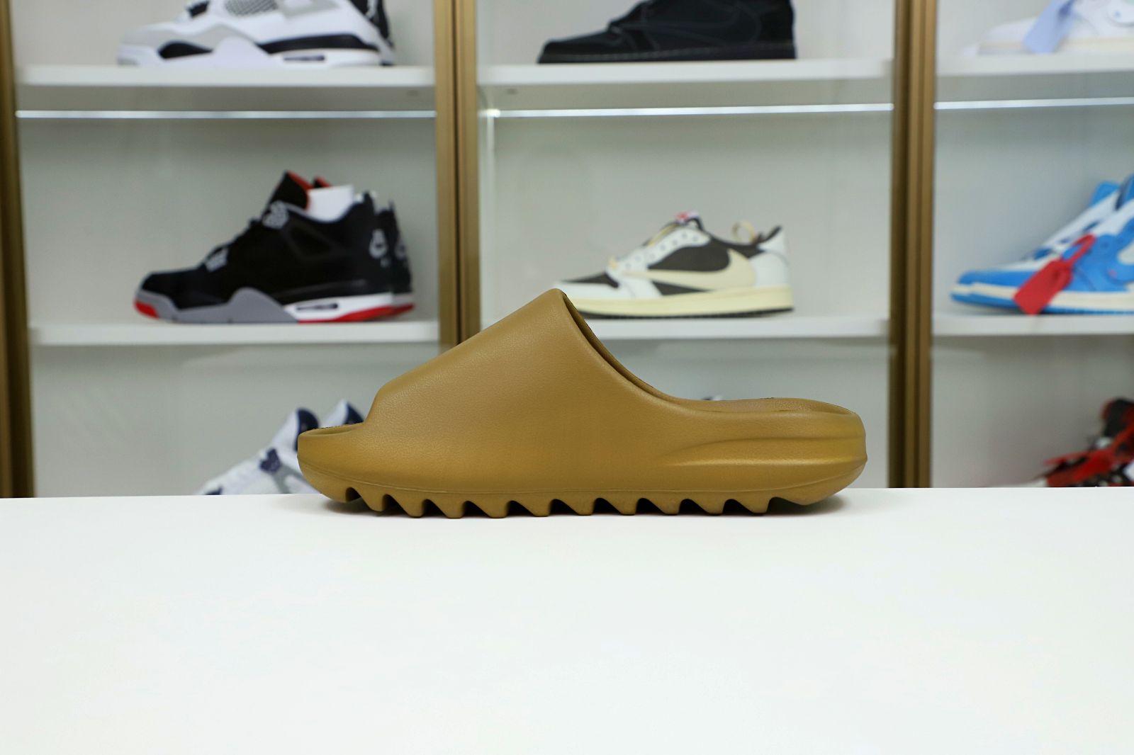 YEEZY SLIDES GW1931