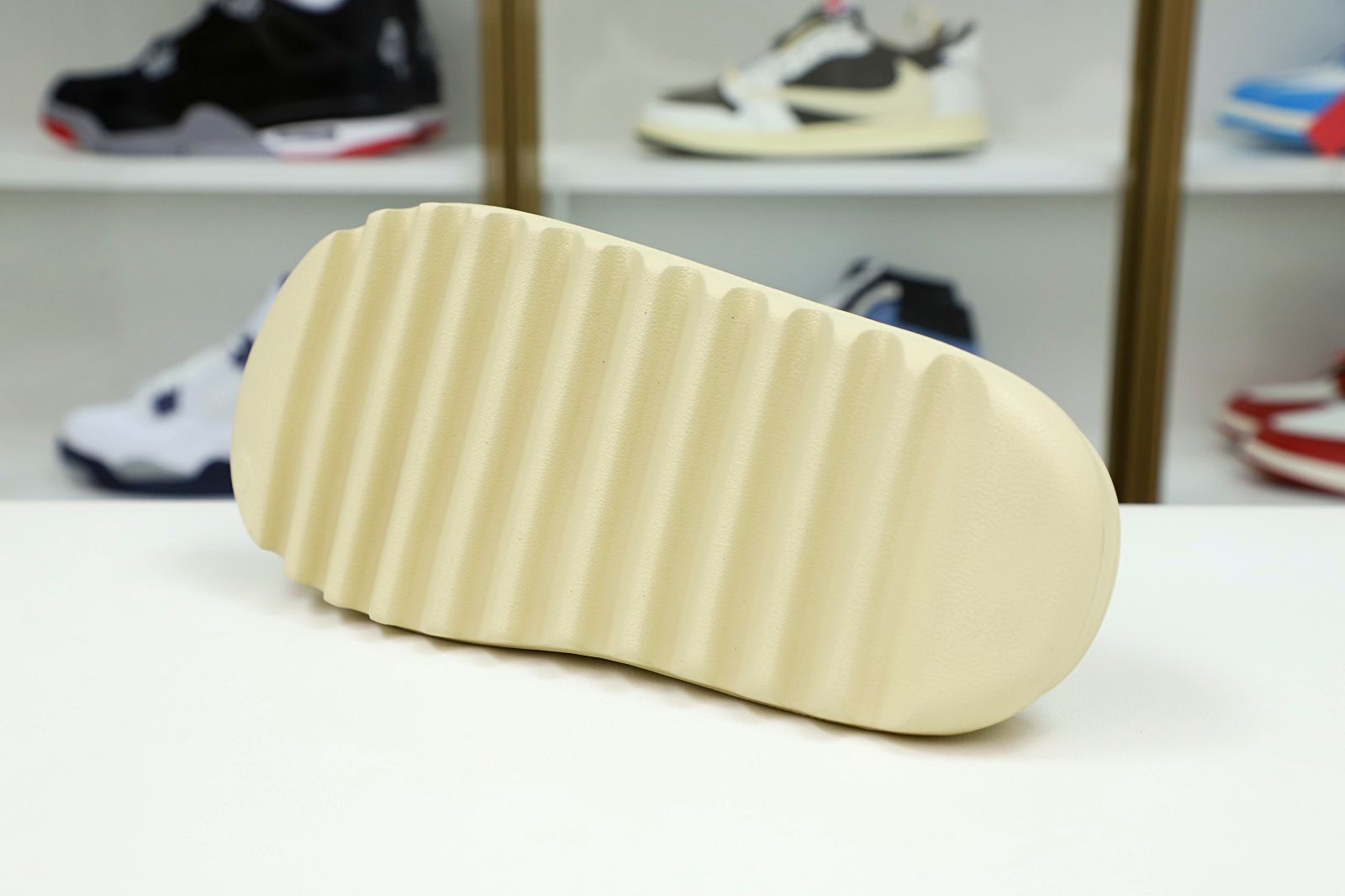 Yeezy Slide "bone" FZ5897