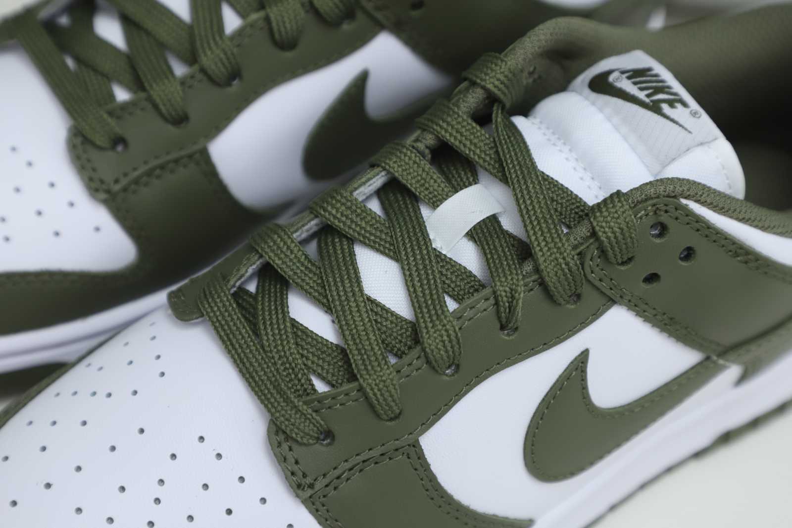 Nike Dunk Low "Medium Olive"