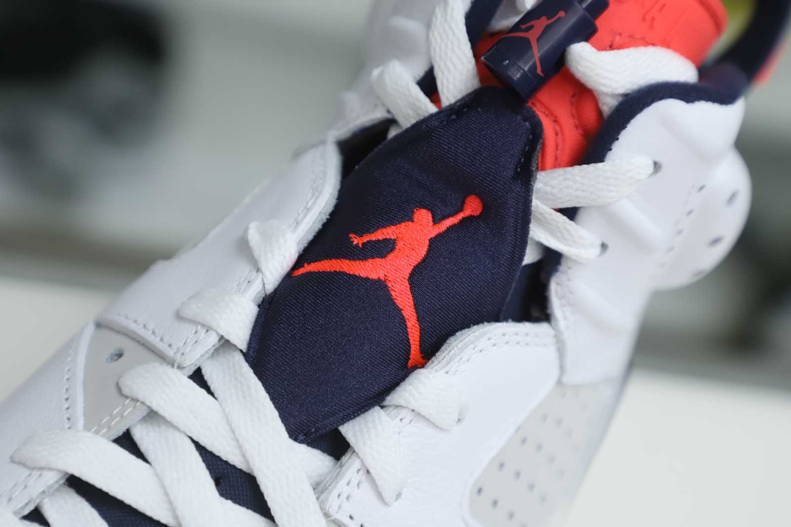 AIR JORDAN 6 RETRO 