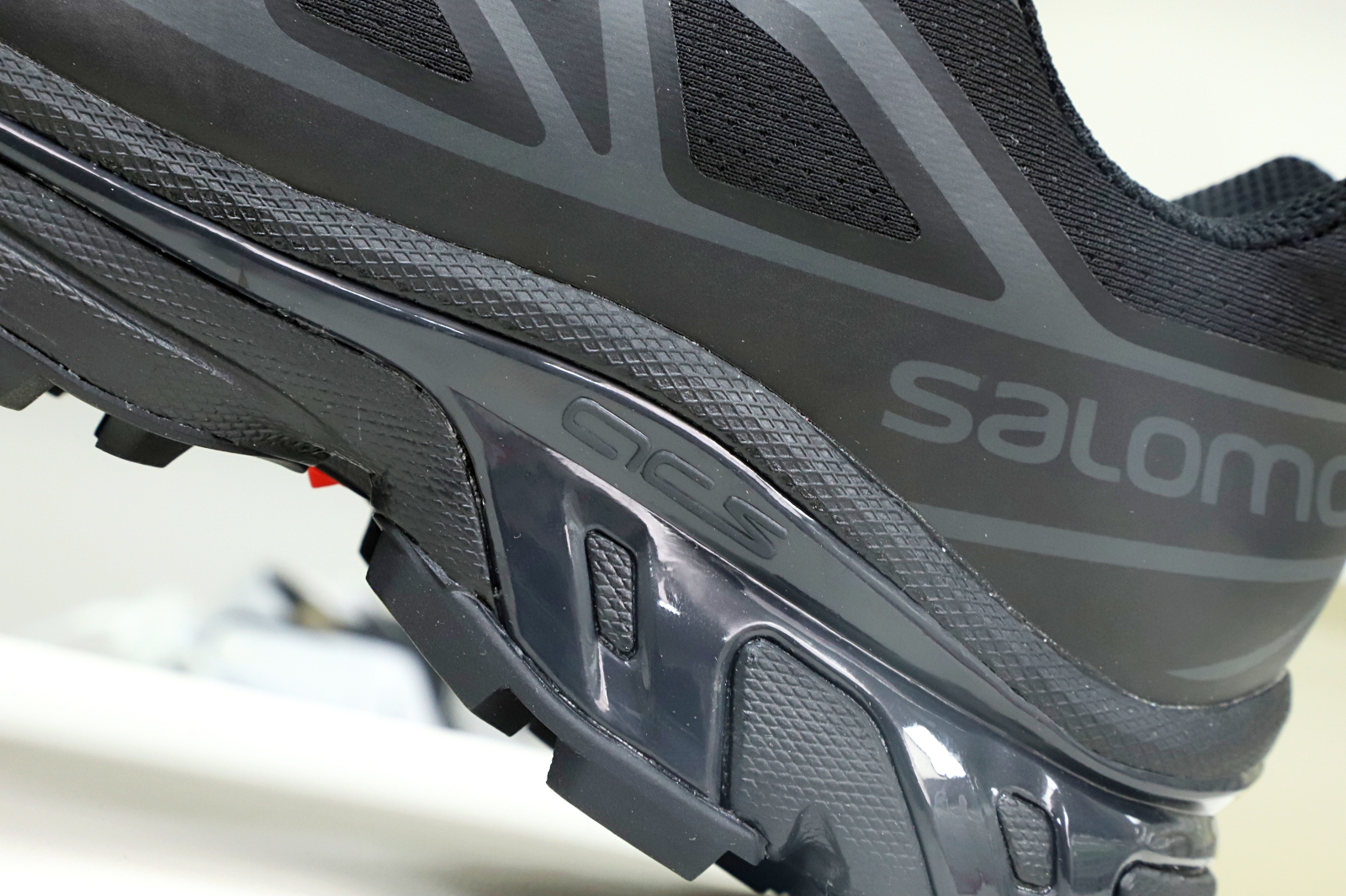 SALOMON/ XT-6