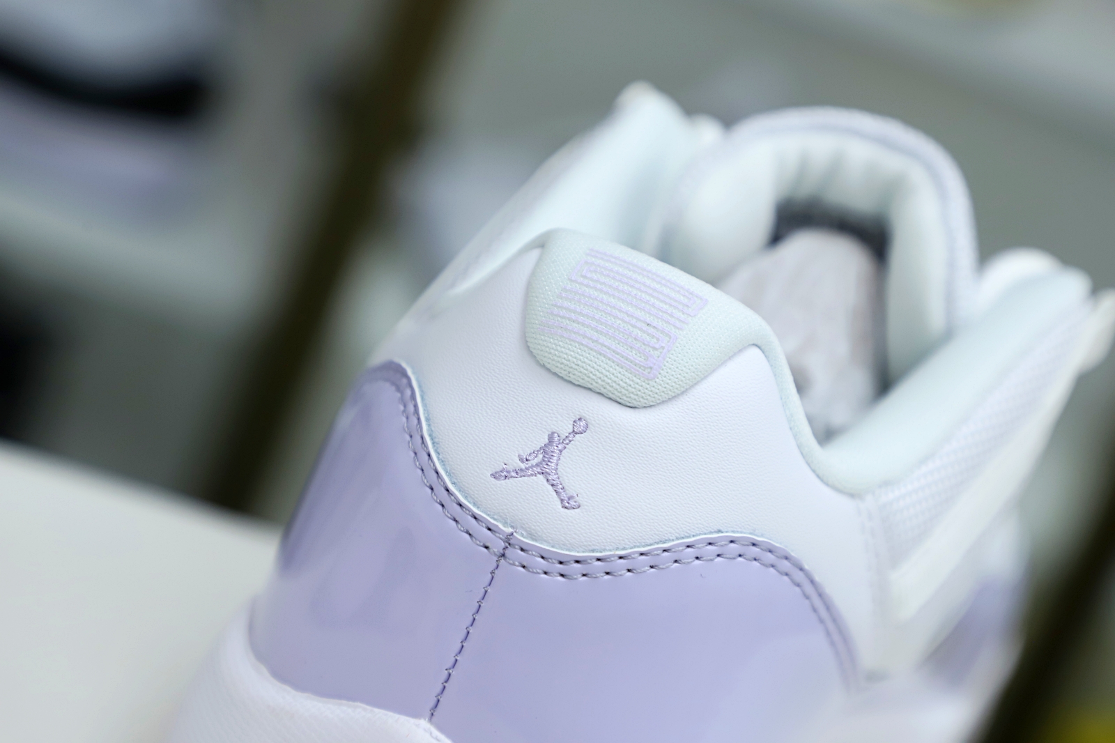 AIR JORDAN 11 LOW PURE VIOLET