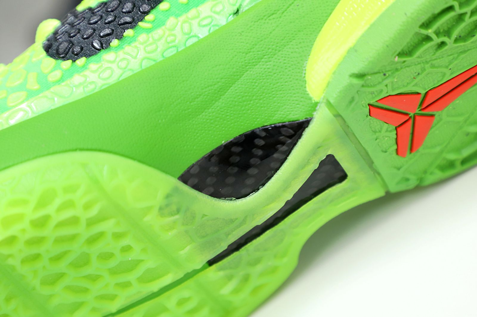 Nike Zoom Kobe 6 Protro “Grinch” 2020