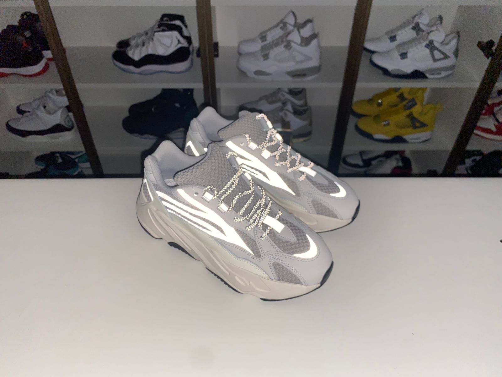 YEEZY BOOST 700 V2 