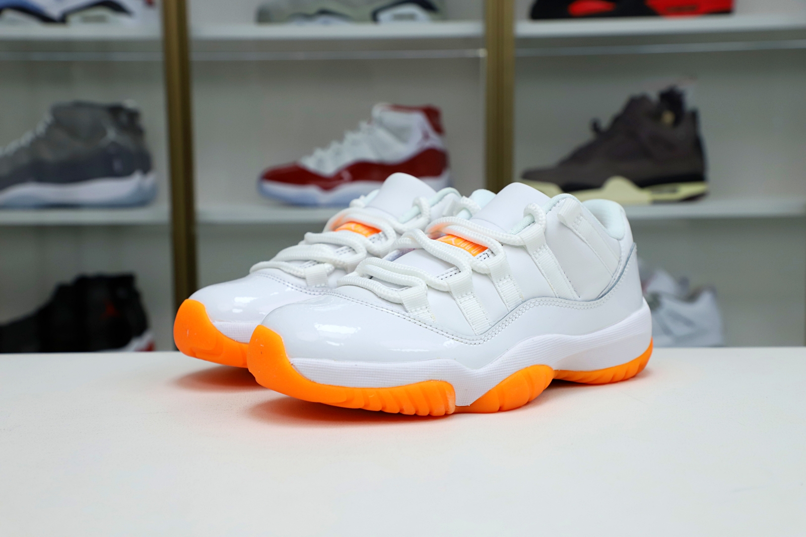 WMNS AIR JORDAN 11 RETRO LOW 