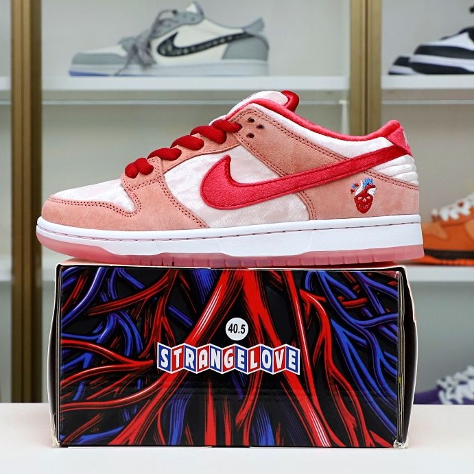 STRANGELOVE X DUNK LOW SB ''VALENTINE''S DAY''