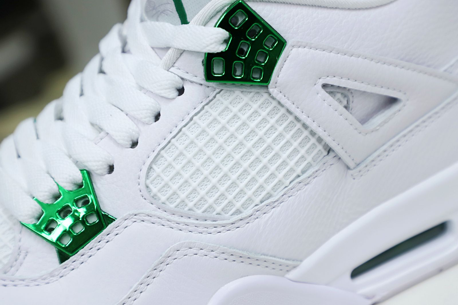 AIR JORDAN 4 RETRO"GREEN METALLIC"