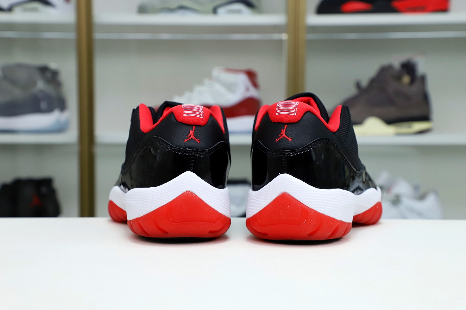 AIR JORDAN 11 RETRO BRED LOW