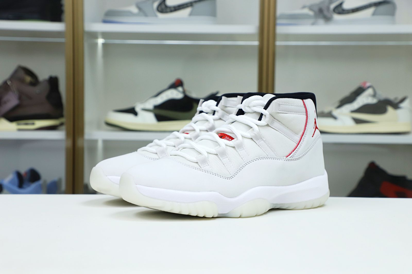 AIR JORDAN 11 XI RETRO PLATINUM TINT