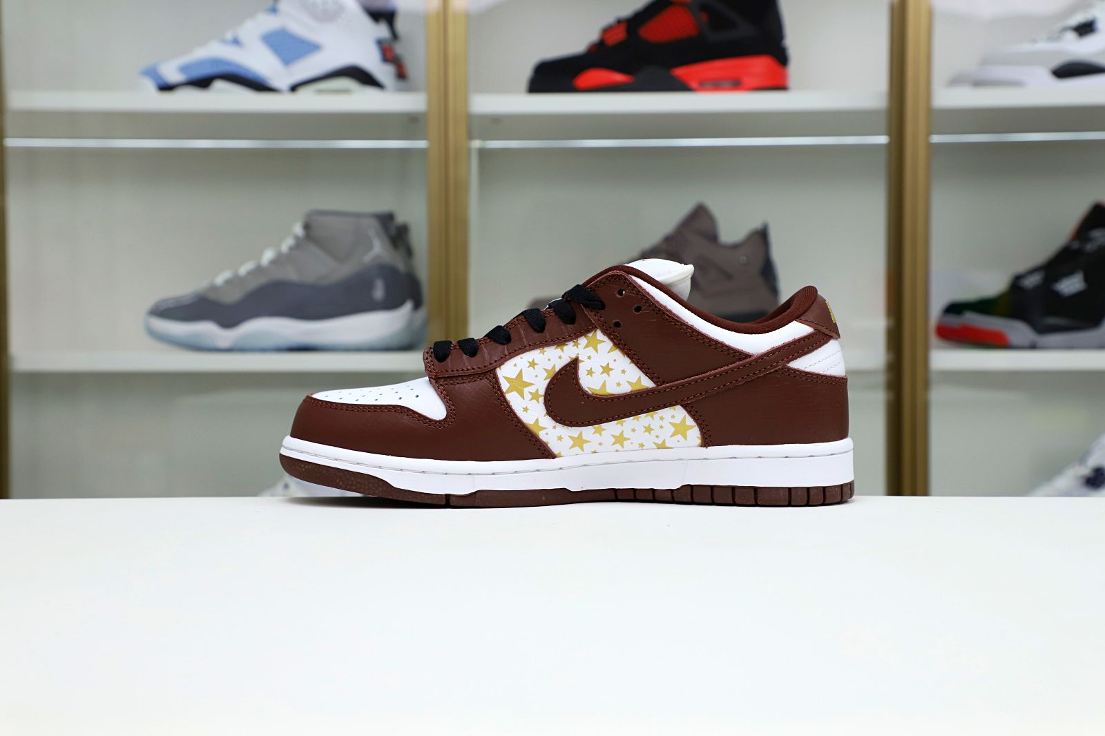 Supreme x Nike SB Dunk Low "Barkroot Brown"