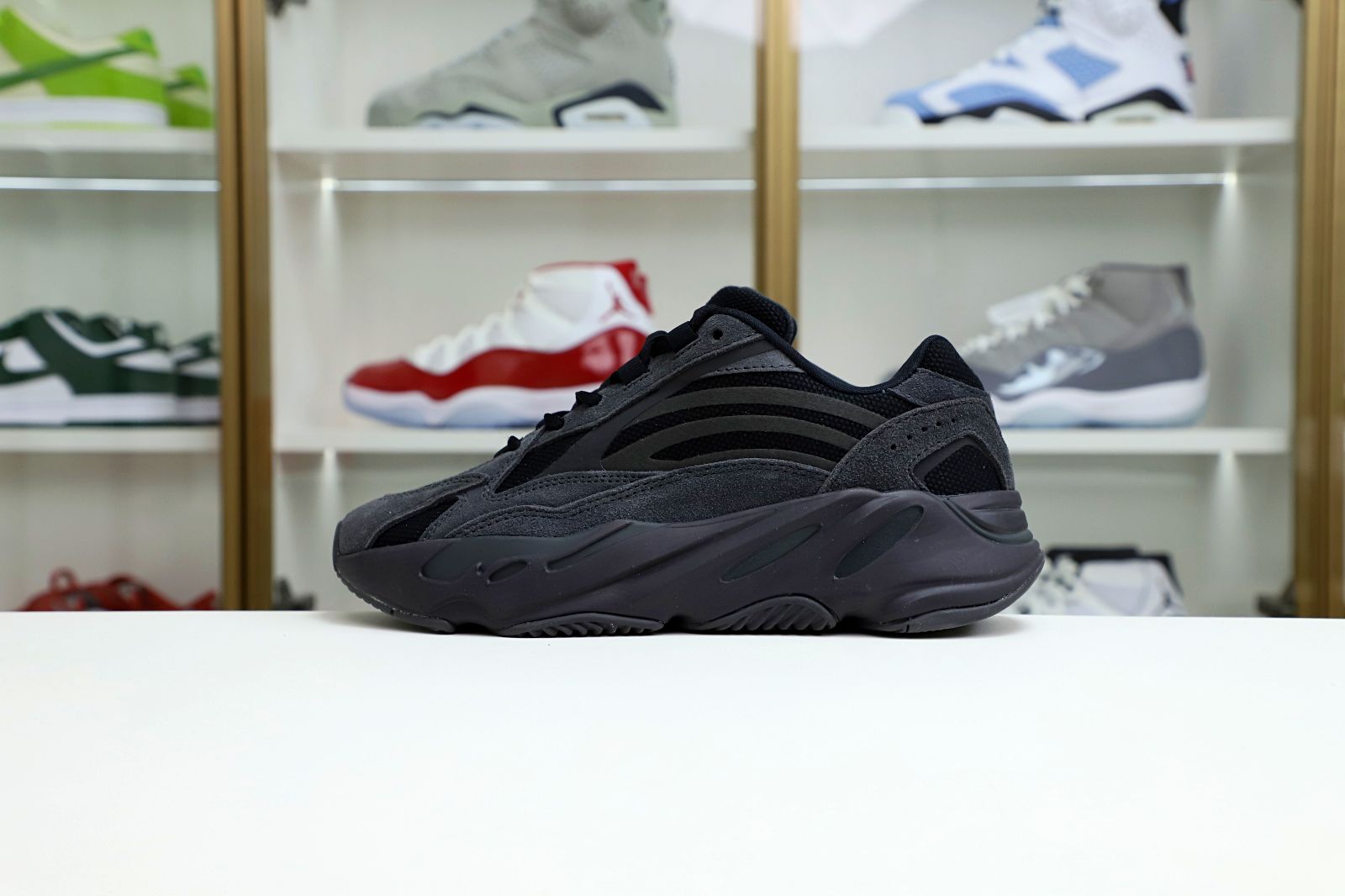 Yeezy Boost 700 V2 Vanta 2019